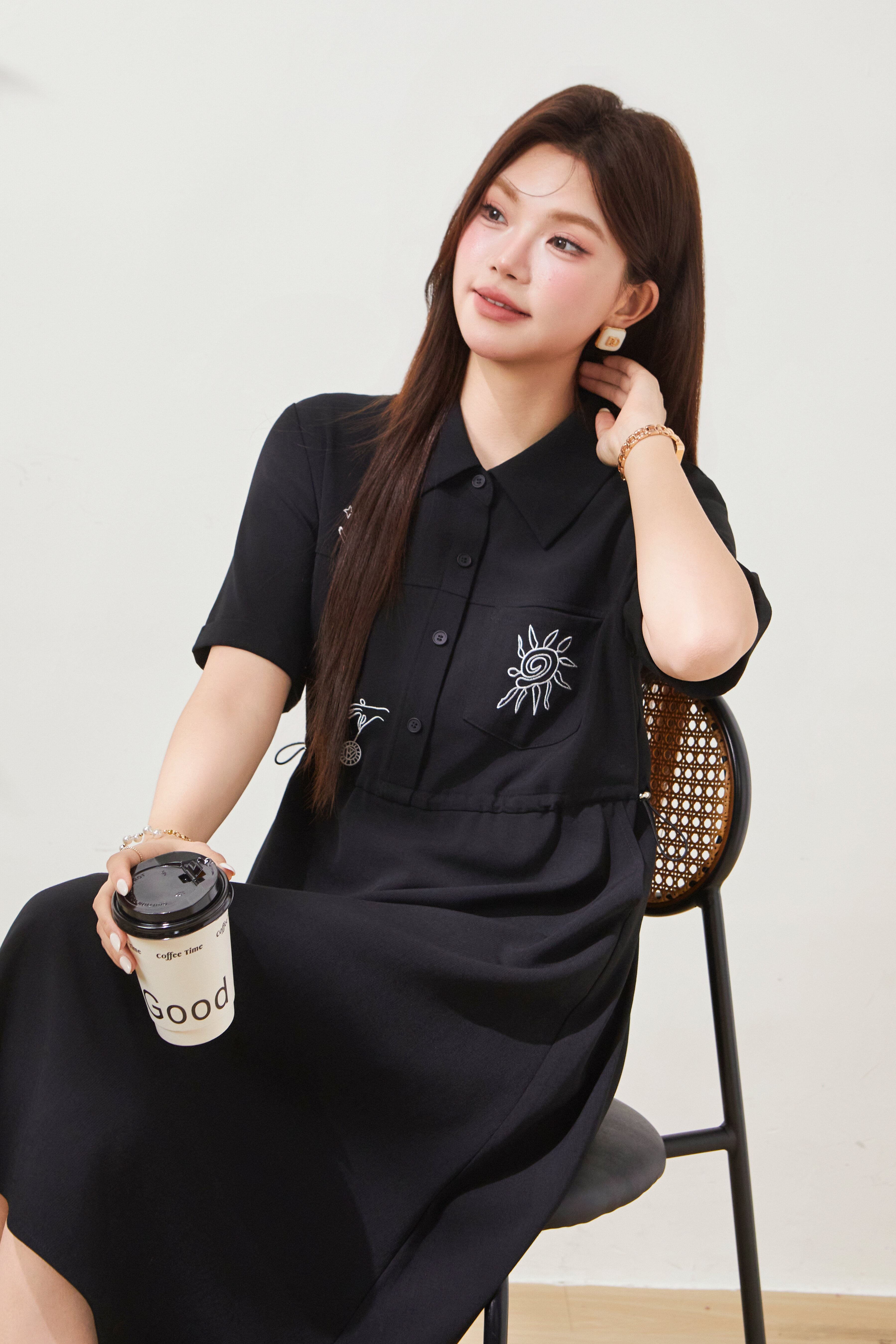 Collar sleeves rolled up, waist cinched, embroidered dress FXQ7075