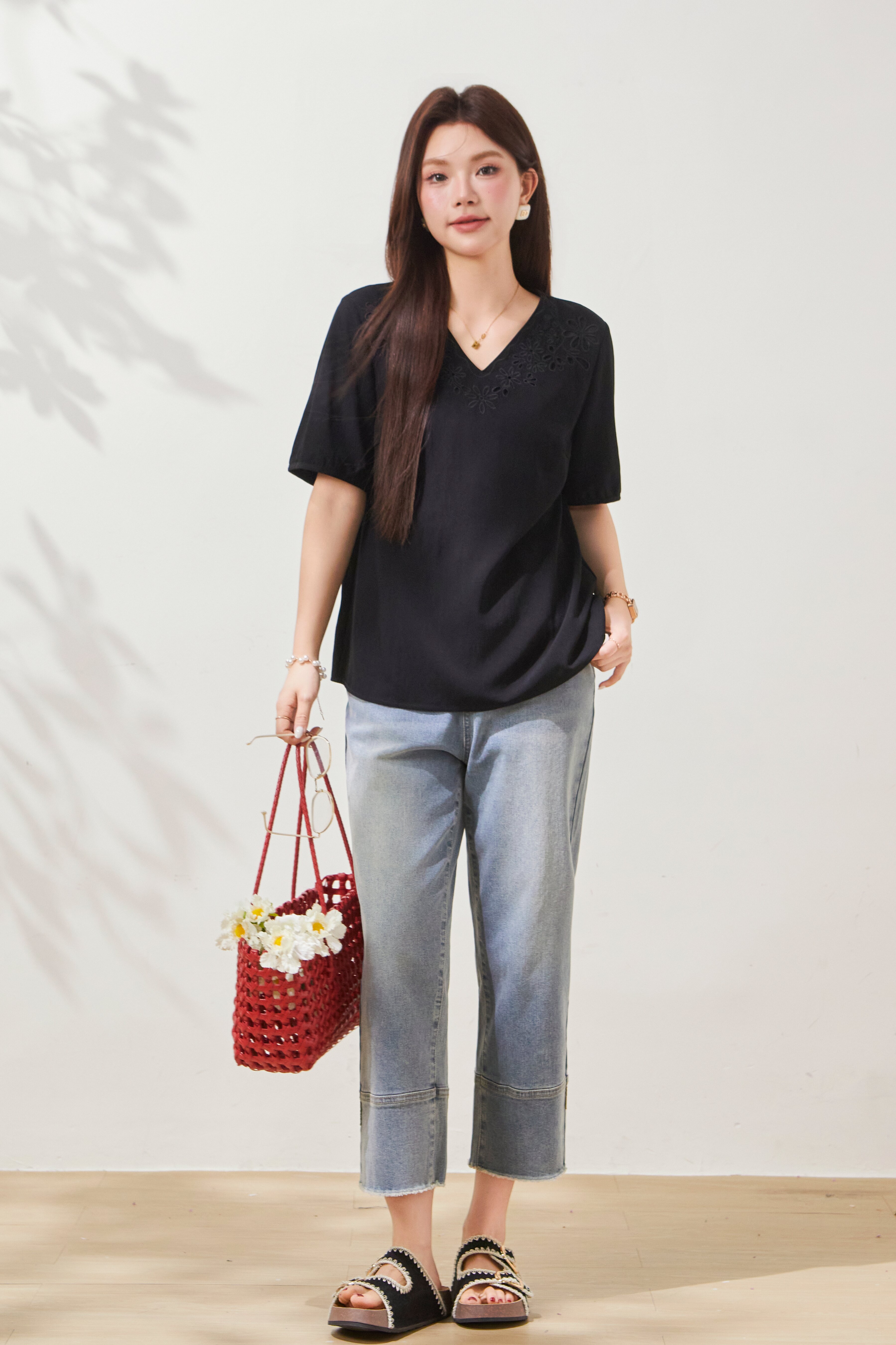 V-neck hollow embroidered top FXA8005
