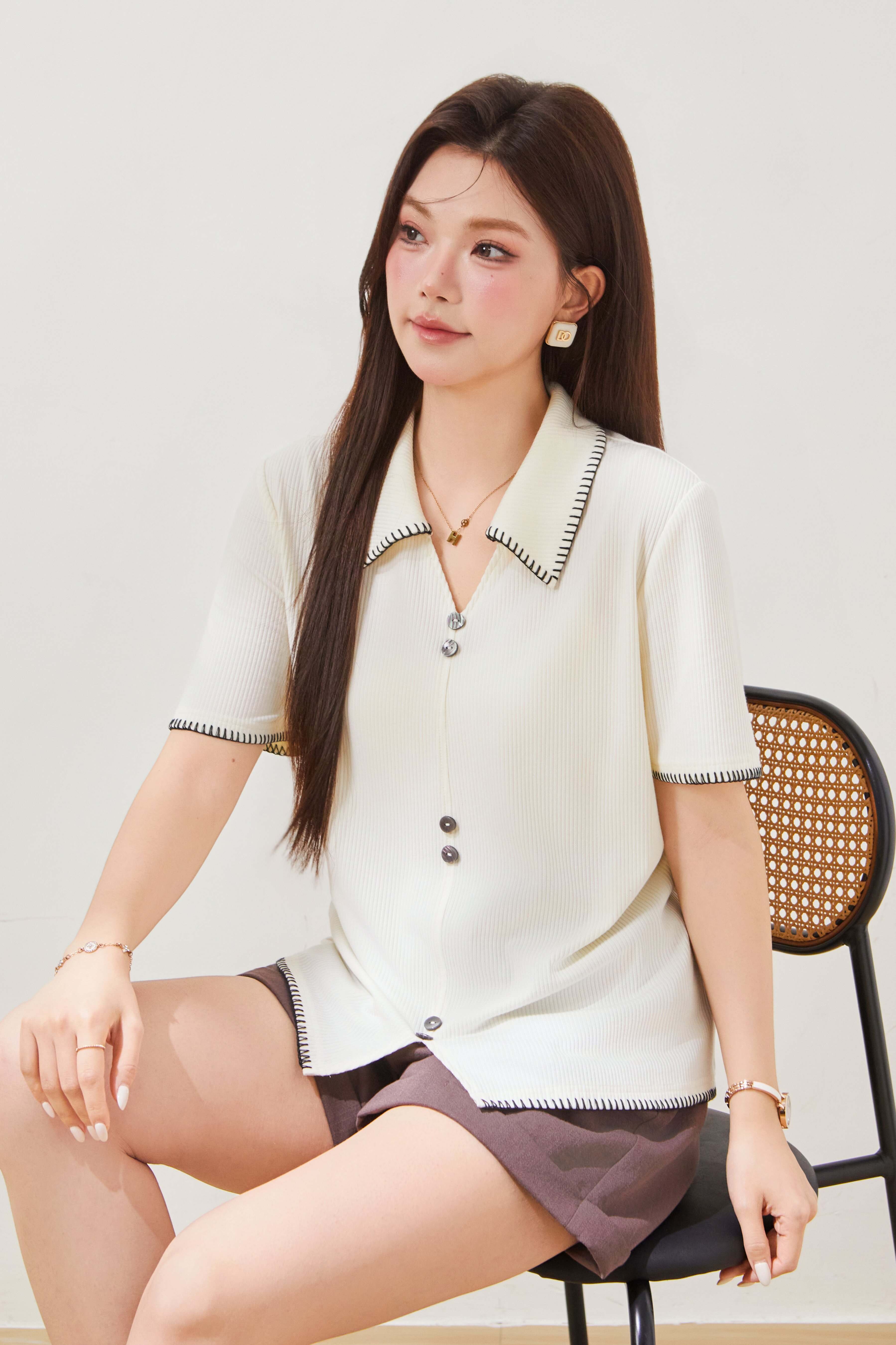 Texture inspired lapel contrasting polo shirt FXZ8052