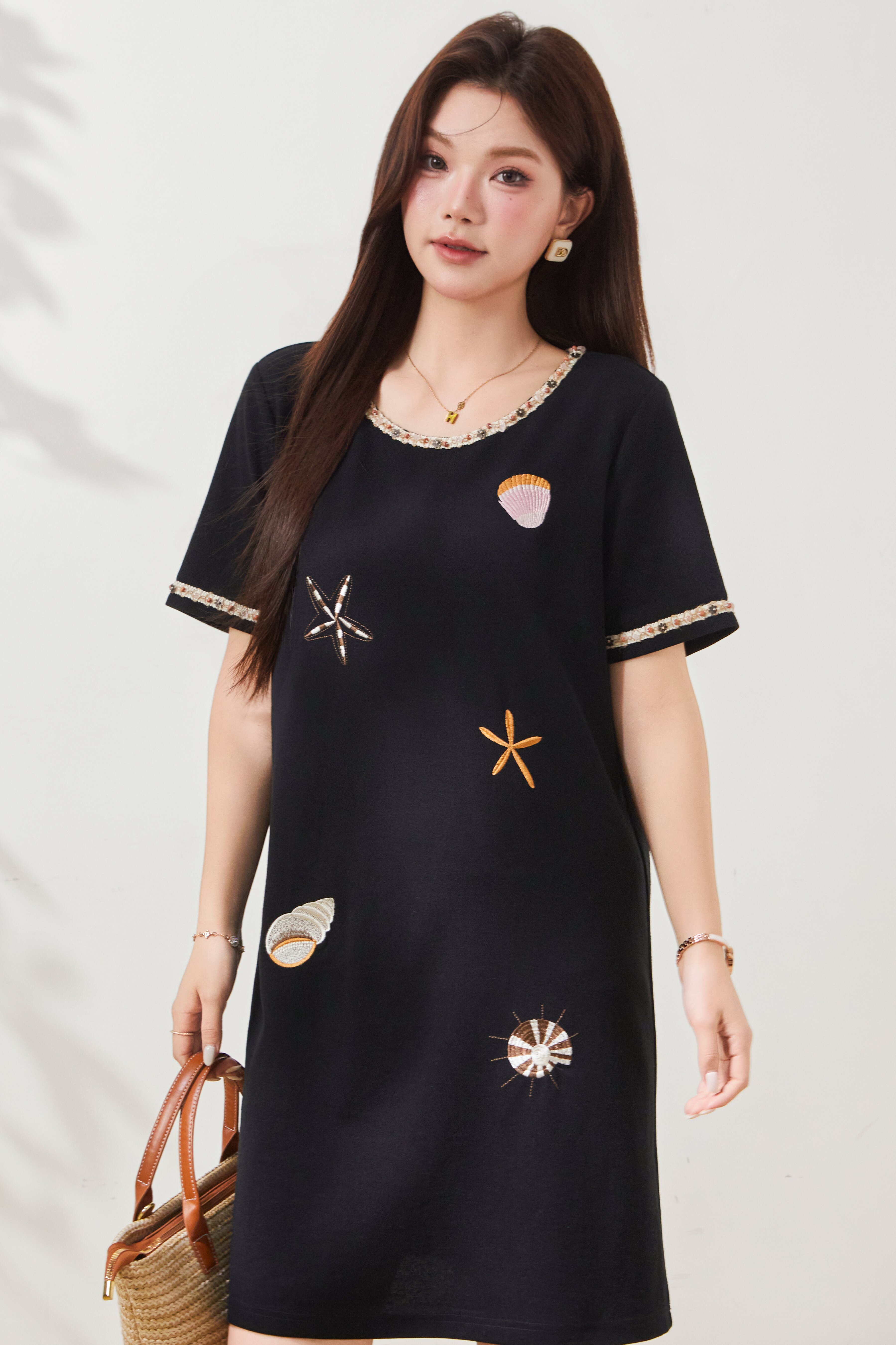 Piqué cotton embroidered round-neck dress FXQ7095