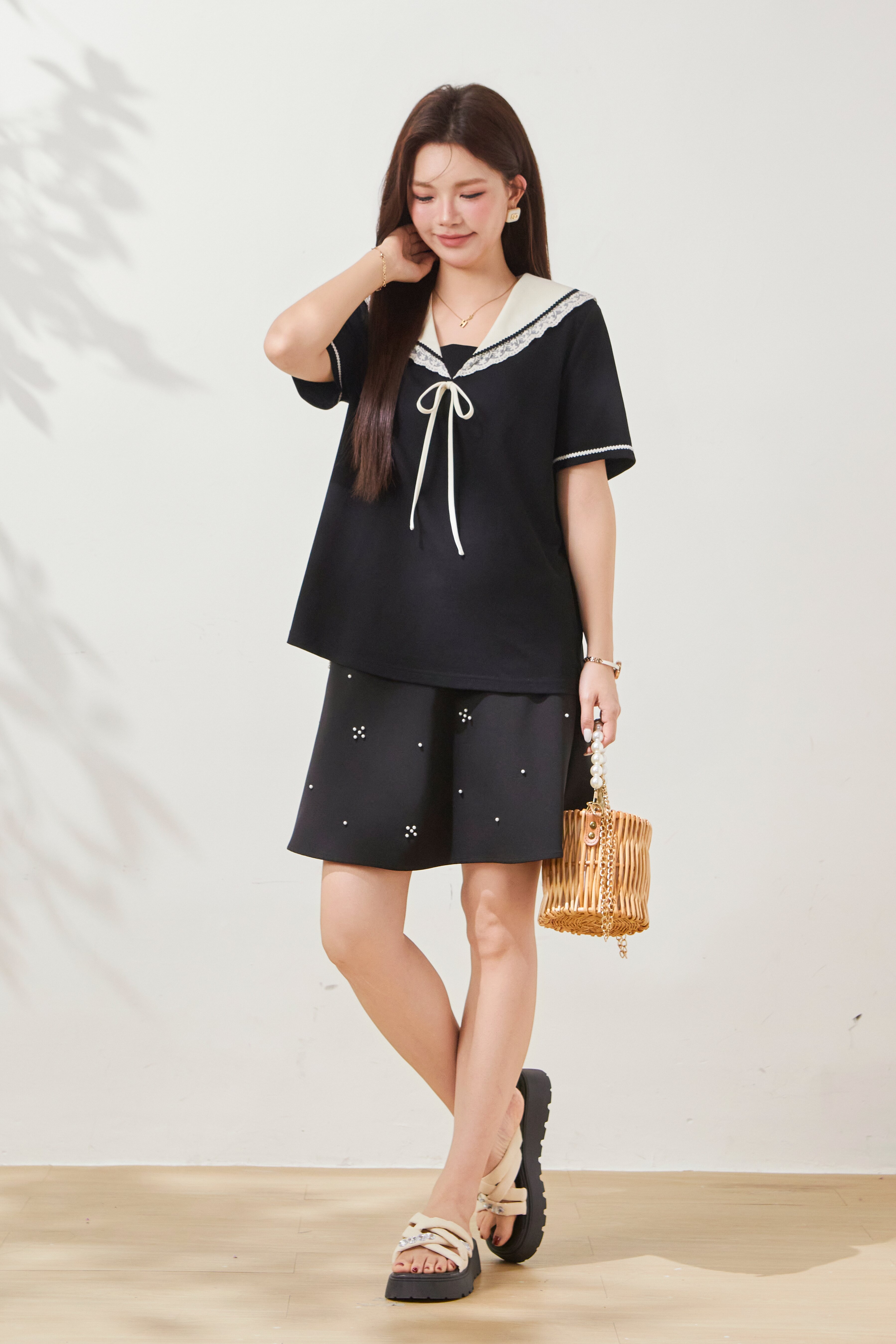 Lace Age Reducing Navy Collar Cross Color T-shirt FXA8023
