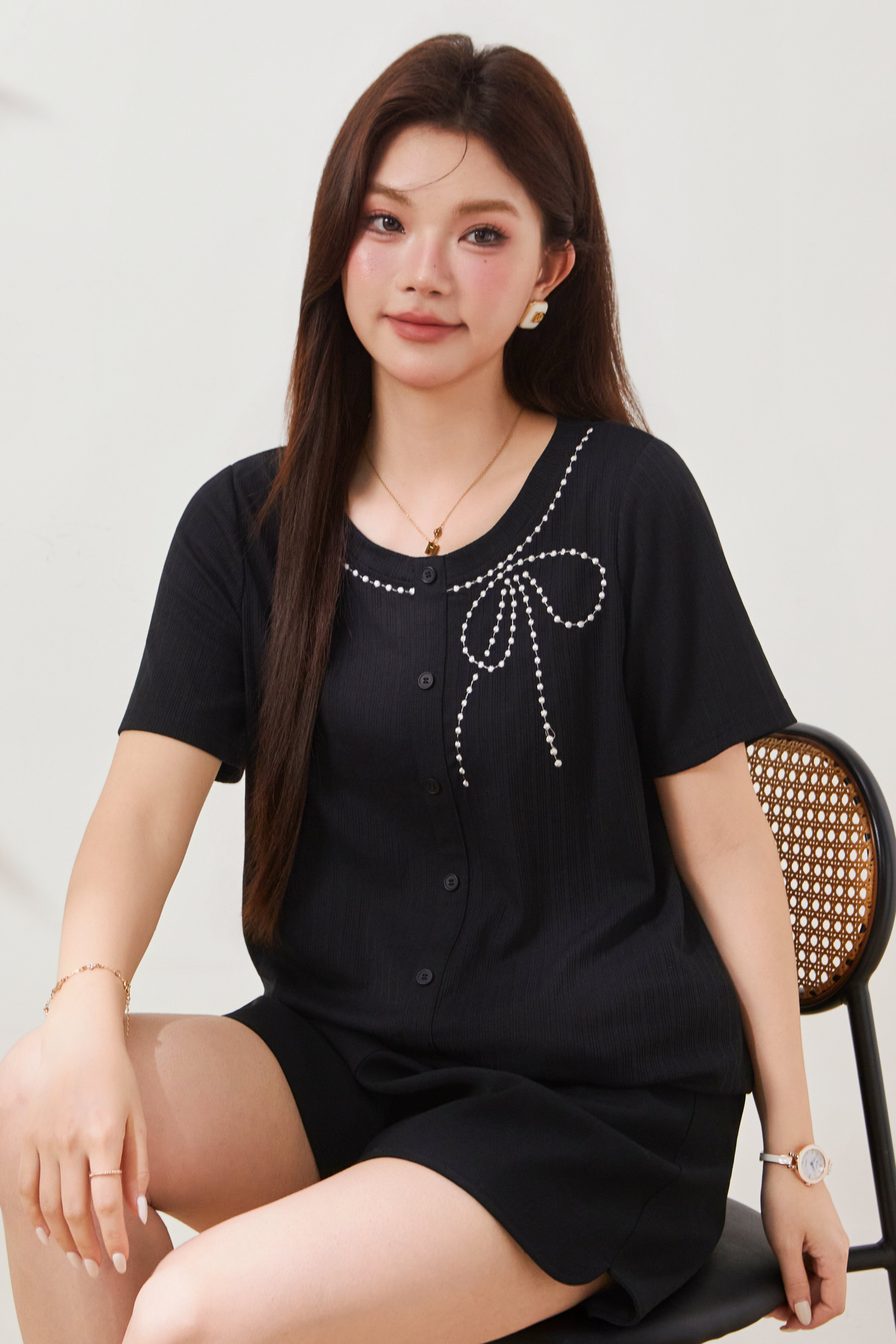 Round-neck bow embroidered T-shirt FXZ8038