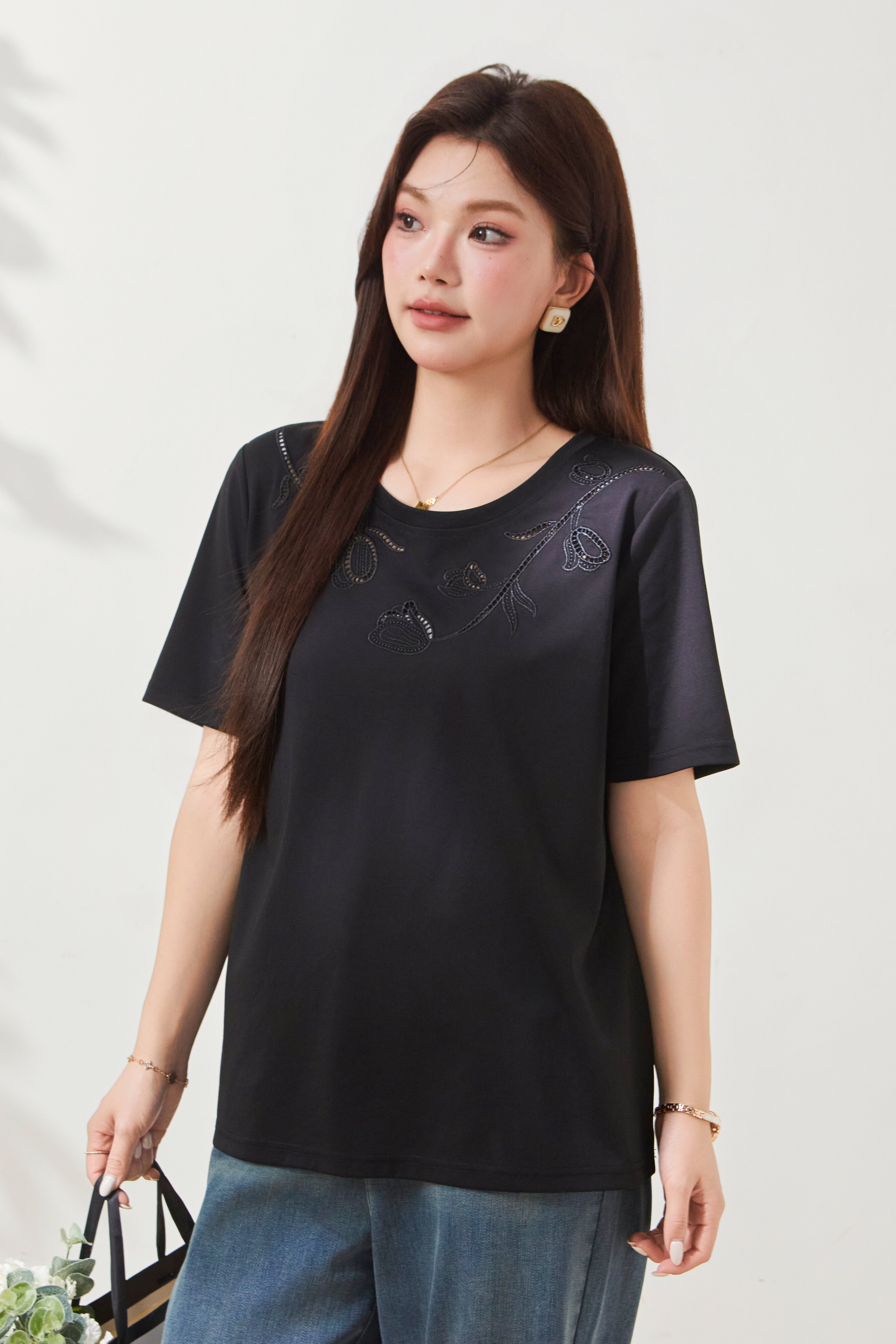 Hollow-out Embroidery Fashion Knit T-shirt FXZ7085