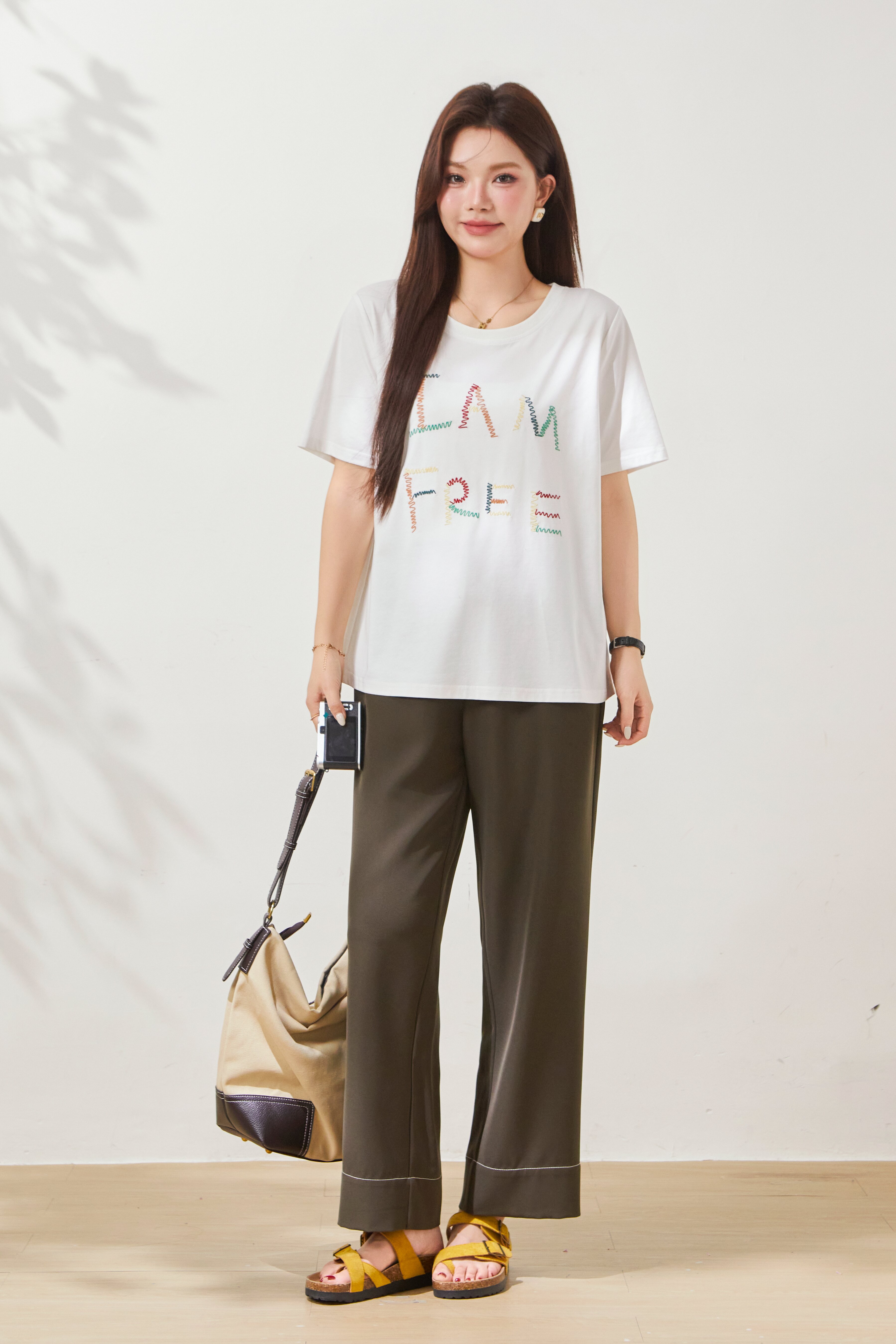 Colorful letter embroidered round neck T-shirt FXZ7090