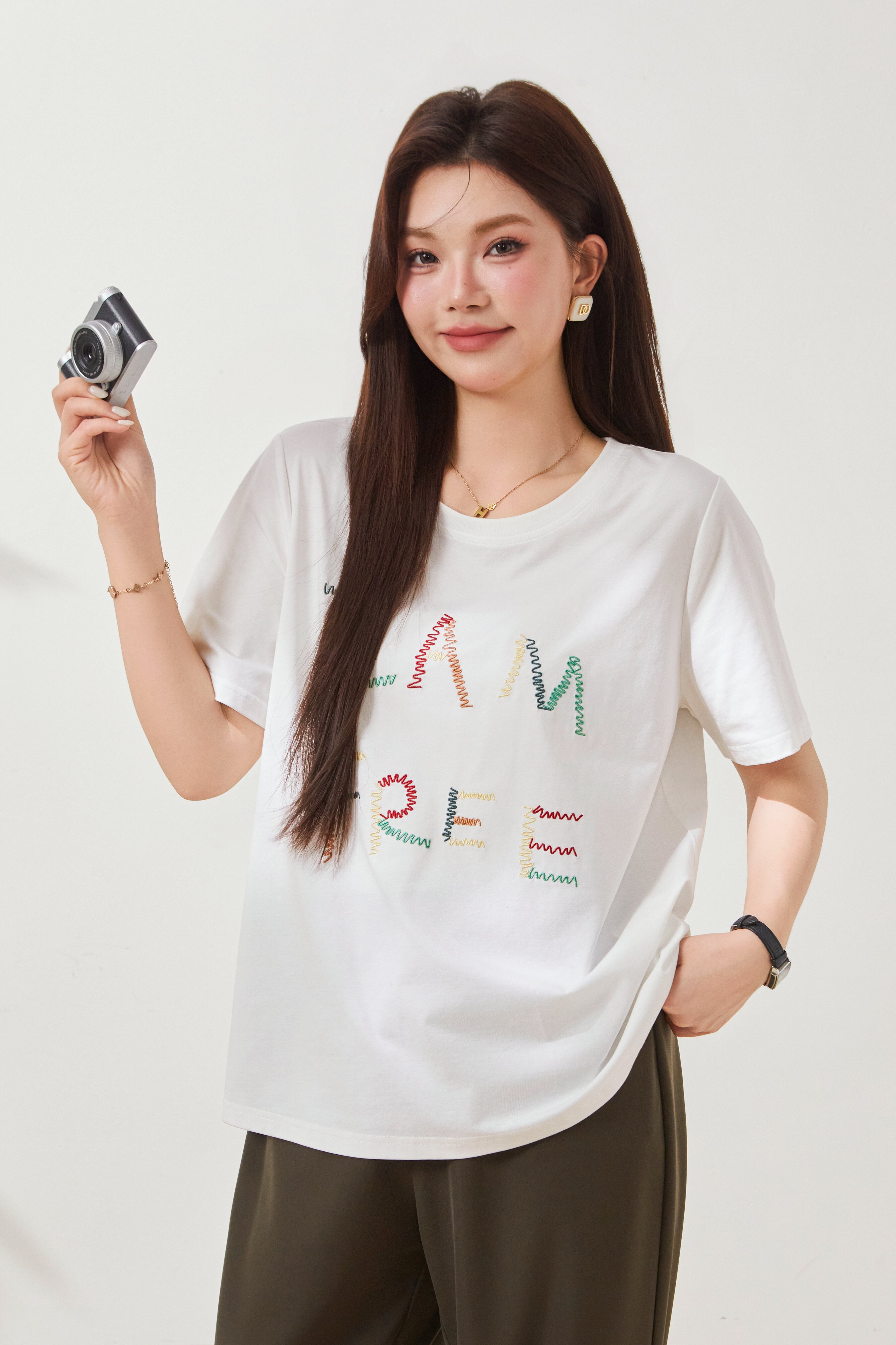 Colorful letter embroidered round neck T-shirt FXZ7090