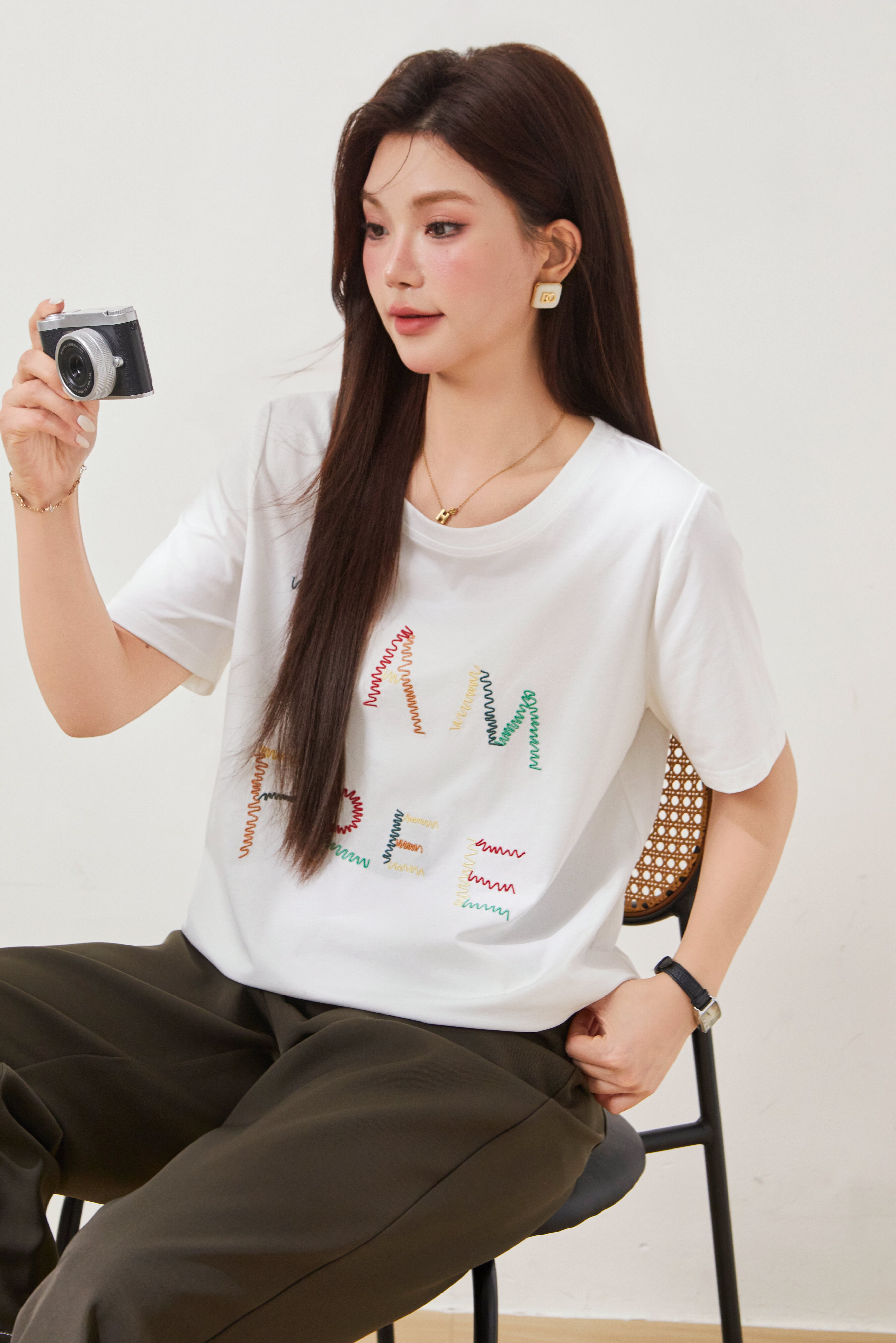 Colorful letter embroidered round neck T-shirt FXZ7090
