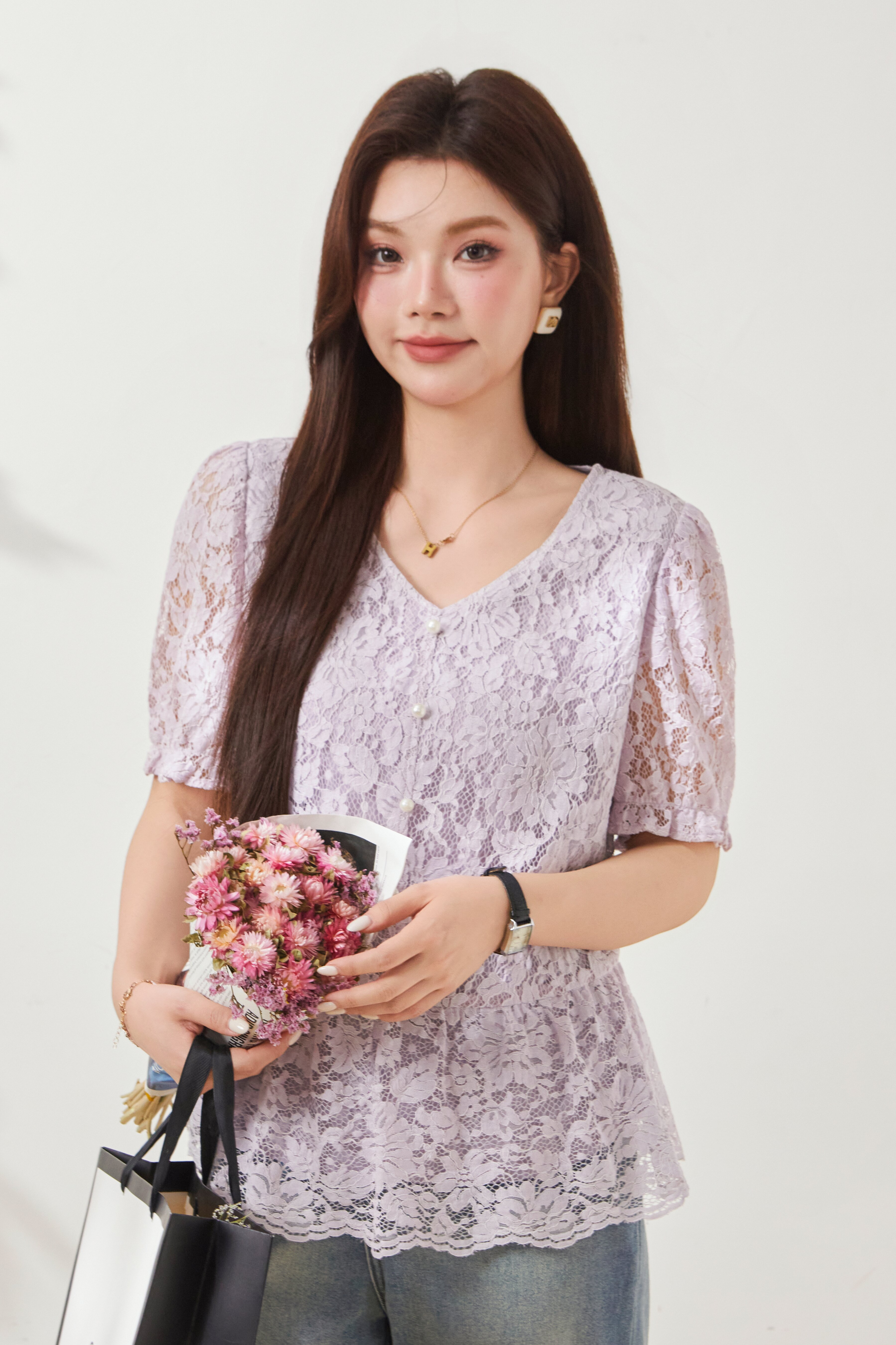 V-neck bubble sleeve lace short sleeved shirt FXA8019