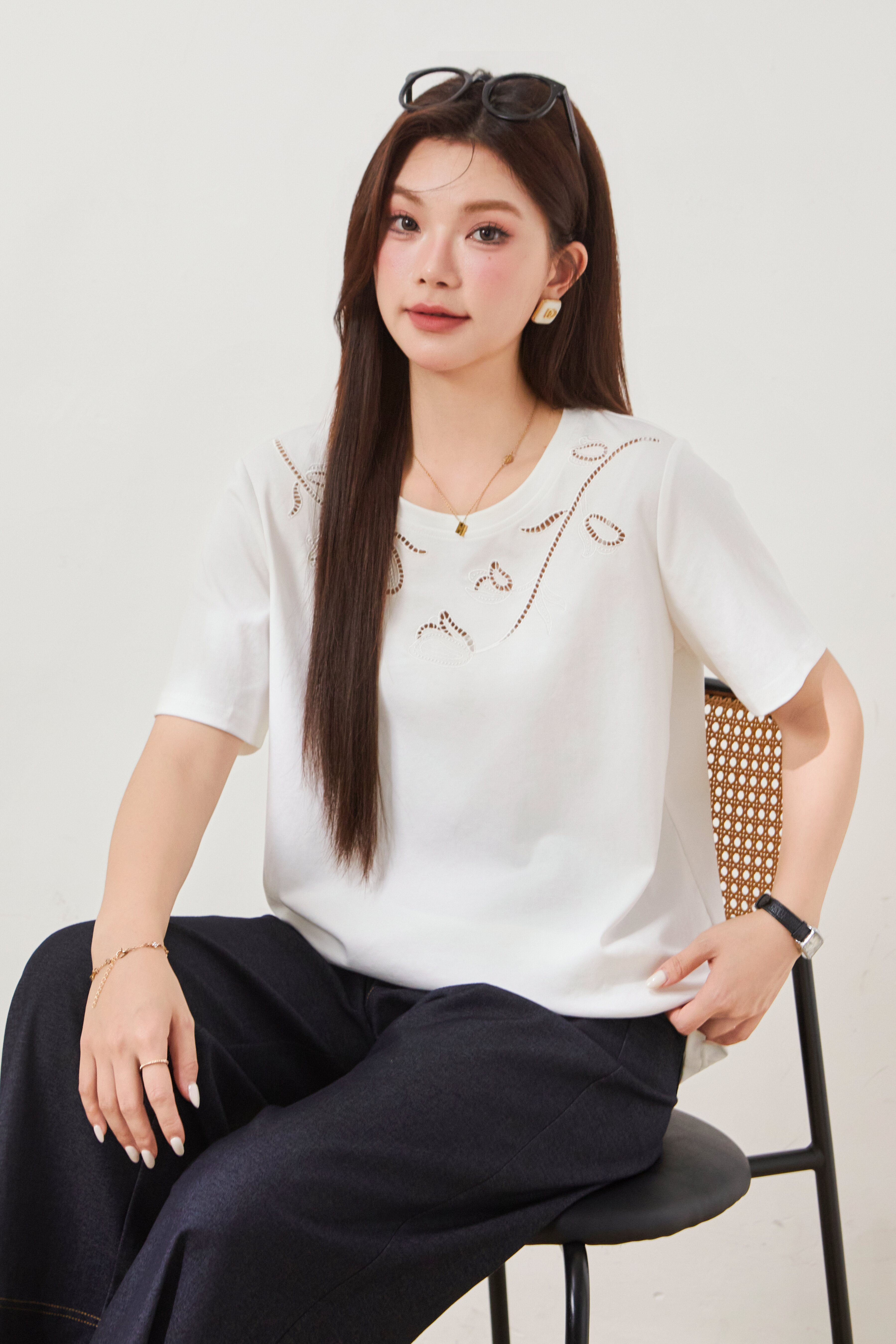 Hollow-out Embroidery Fashion Knit T-shirt FXZ7085