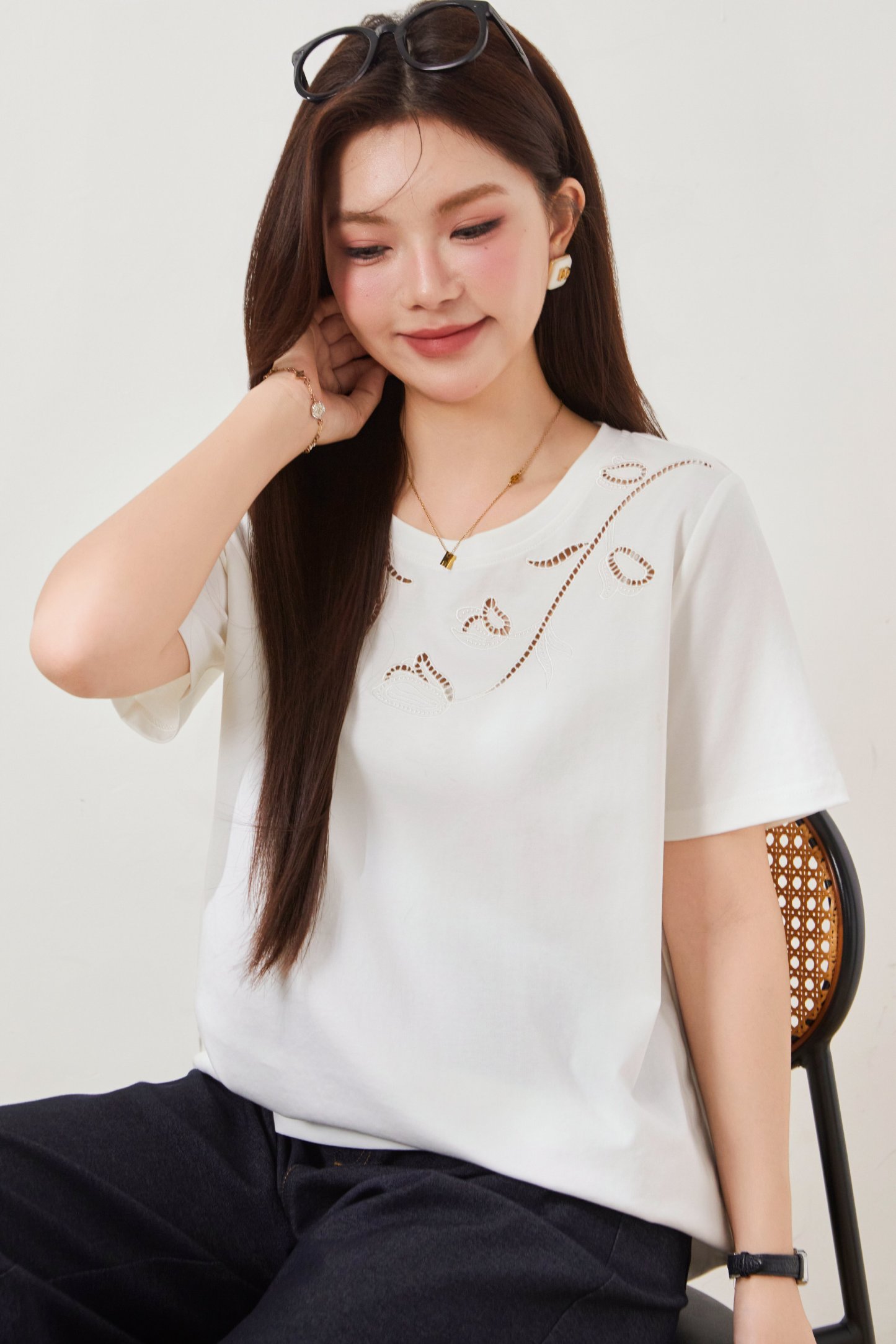 Hollow-out Embroidery Fashion Knit T-shirt FXZ7085