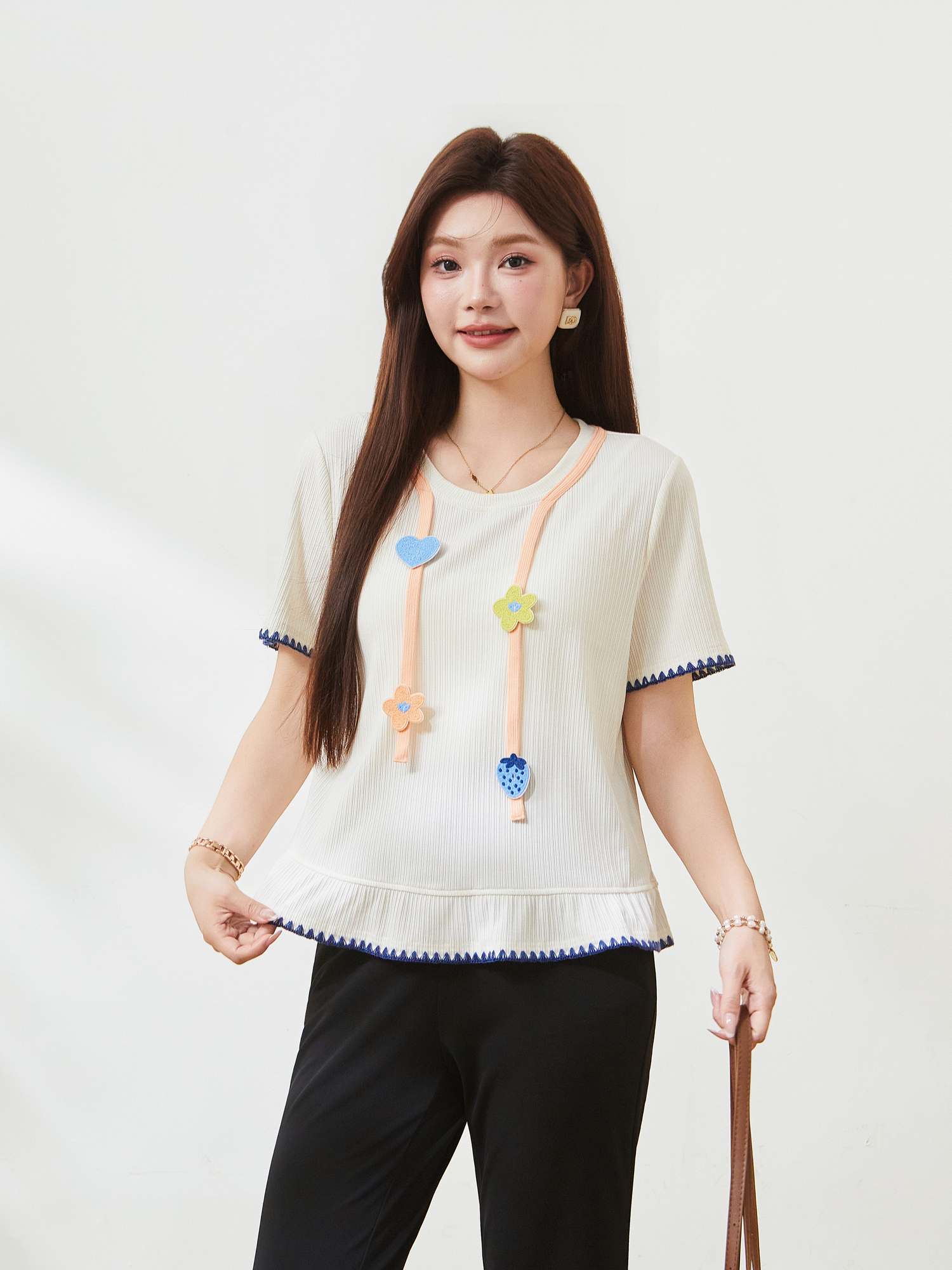 Contrast-colored ruffle design short T-shirt FXZ7313