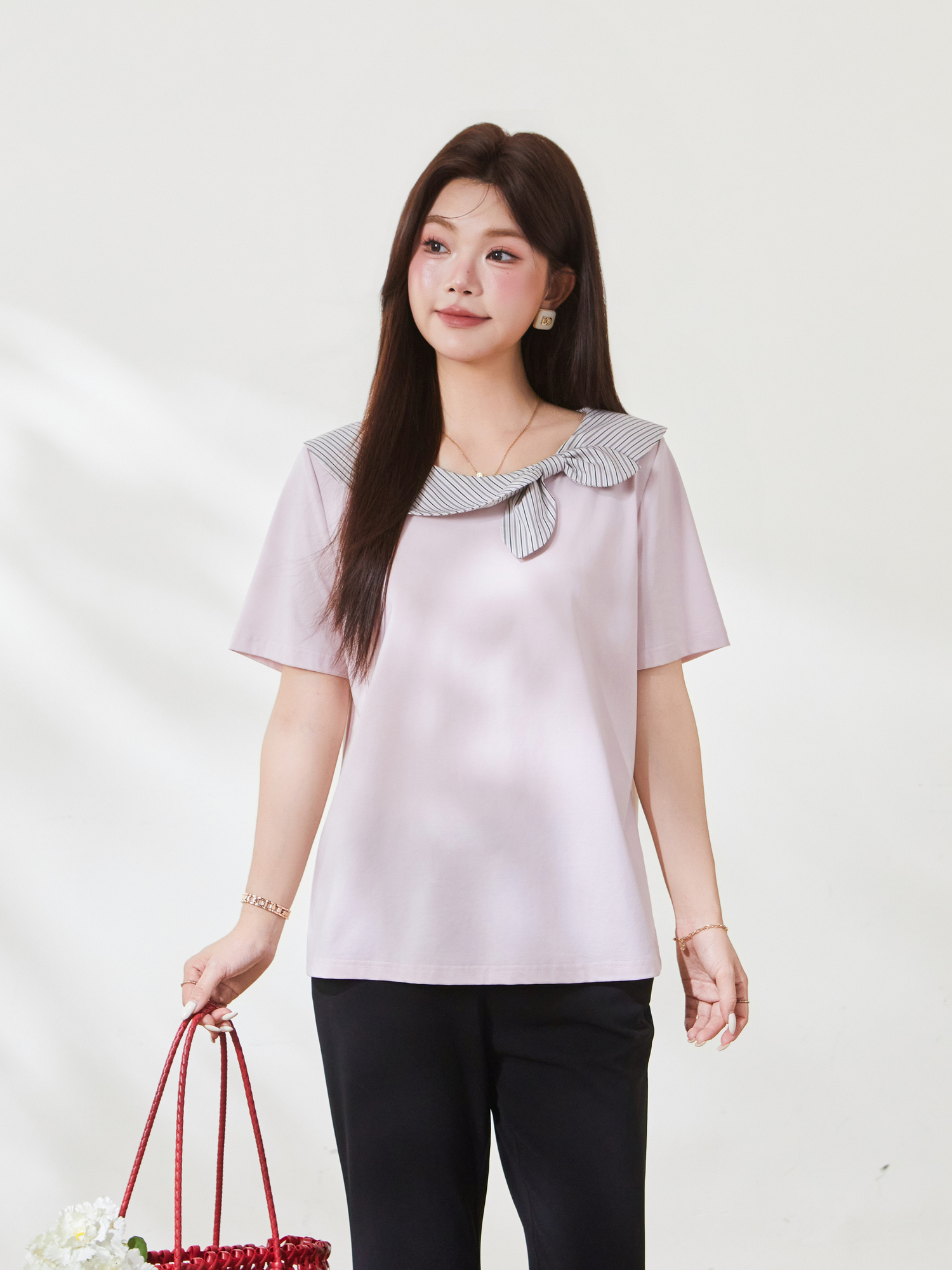 Round neck contrasting striped bow T-shirt，FXZ9032