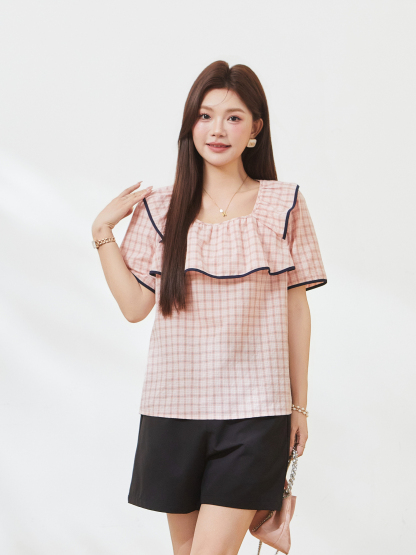 Square-necked floral-patterned shirt with ruffle edges FXA7200