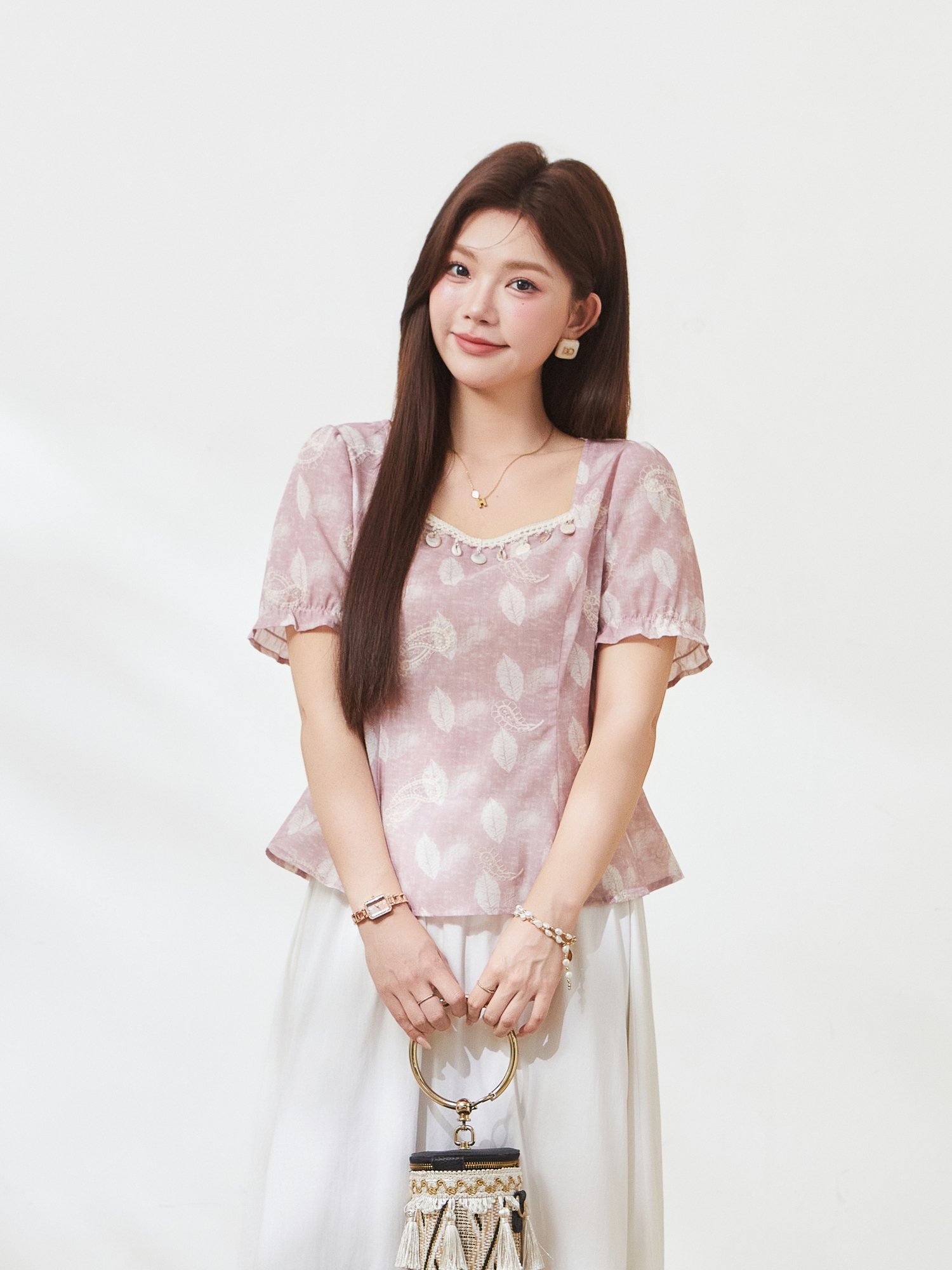 Embroidered cotton printed square neck sweater，FXA7199