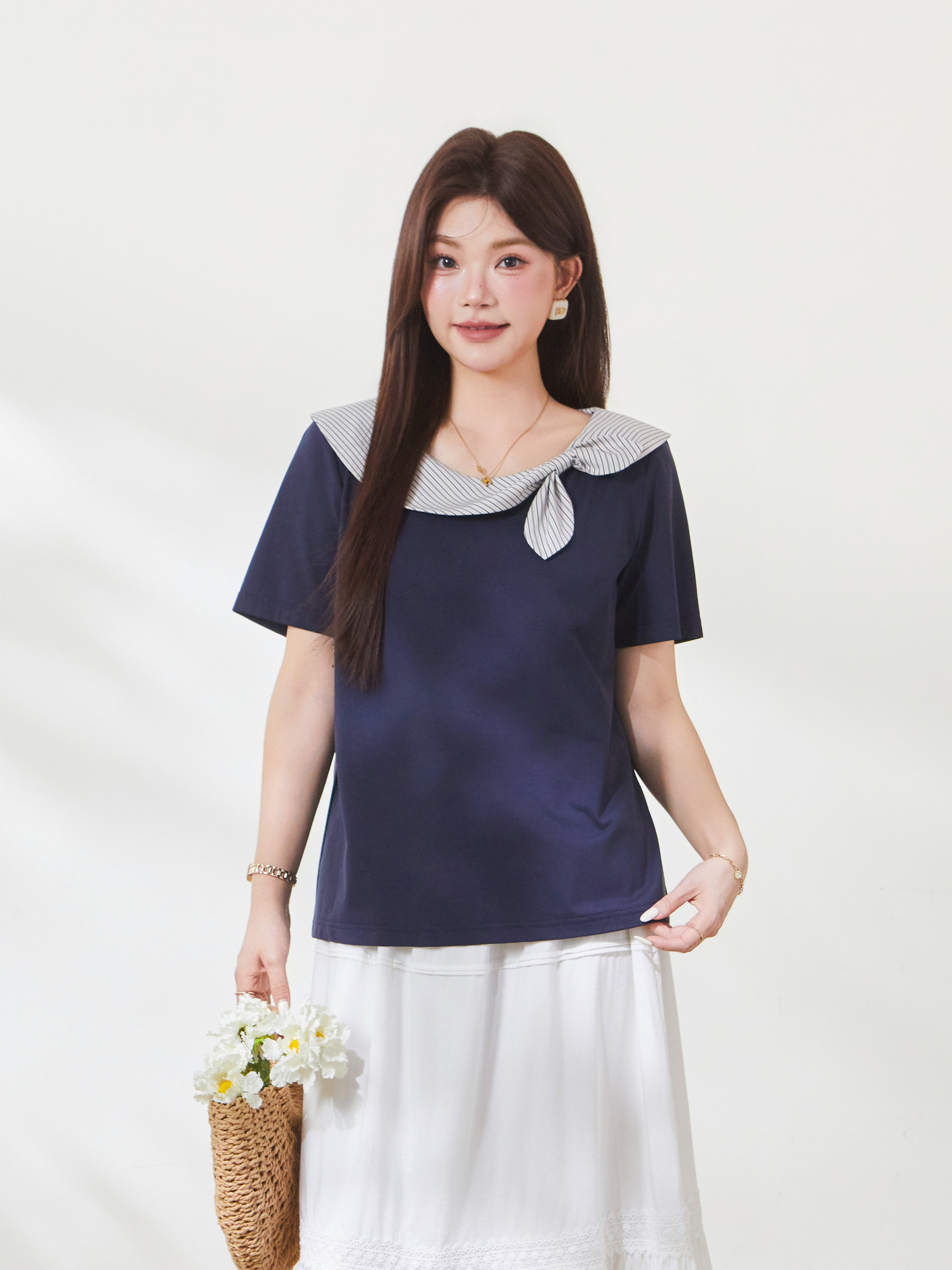Round neck contrasting striped bow T-shirt，FXZ9032
