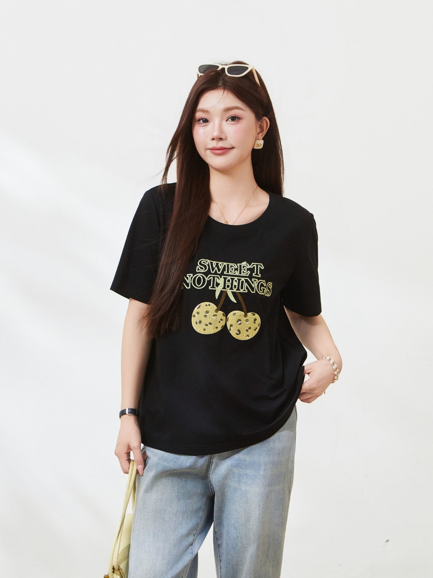 Design inspired Embroidered Cherry T-shirt，FXZ7233