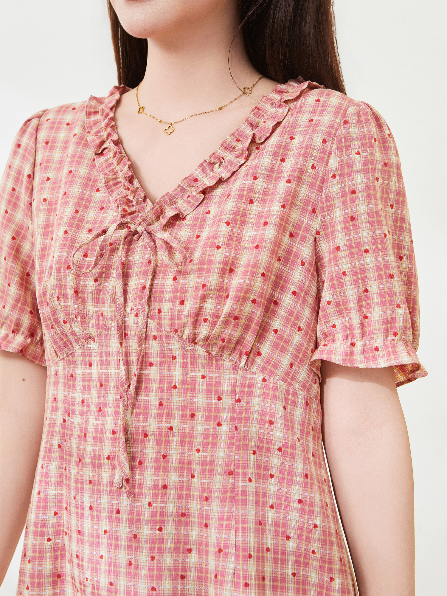 V-neck French floral dress with ear-shaped hem FXQ7292