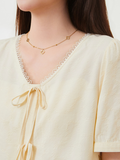 Underhem pleated V-neck lace up top for slimming effect，FXA7336