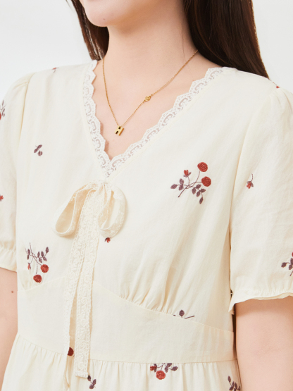 Embroidered floral V-neck cake dress，FXQ7335