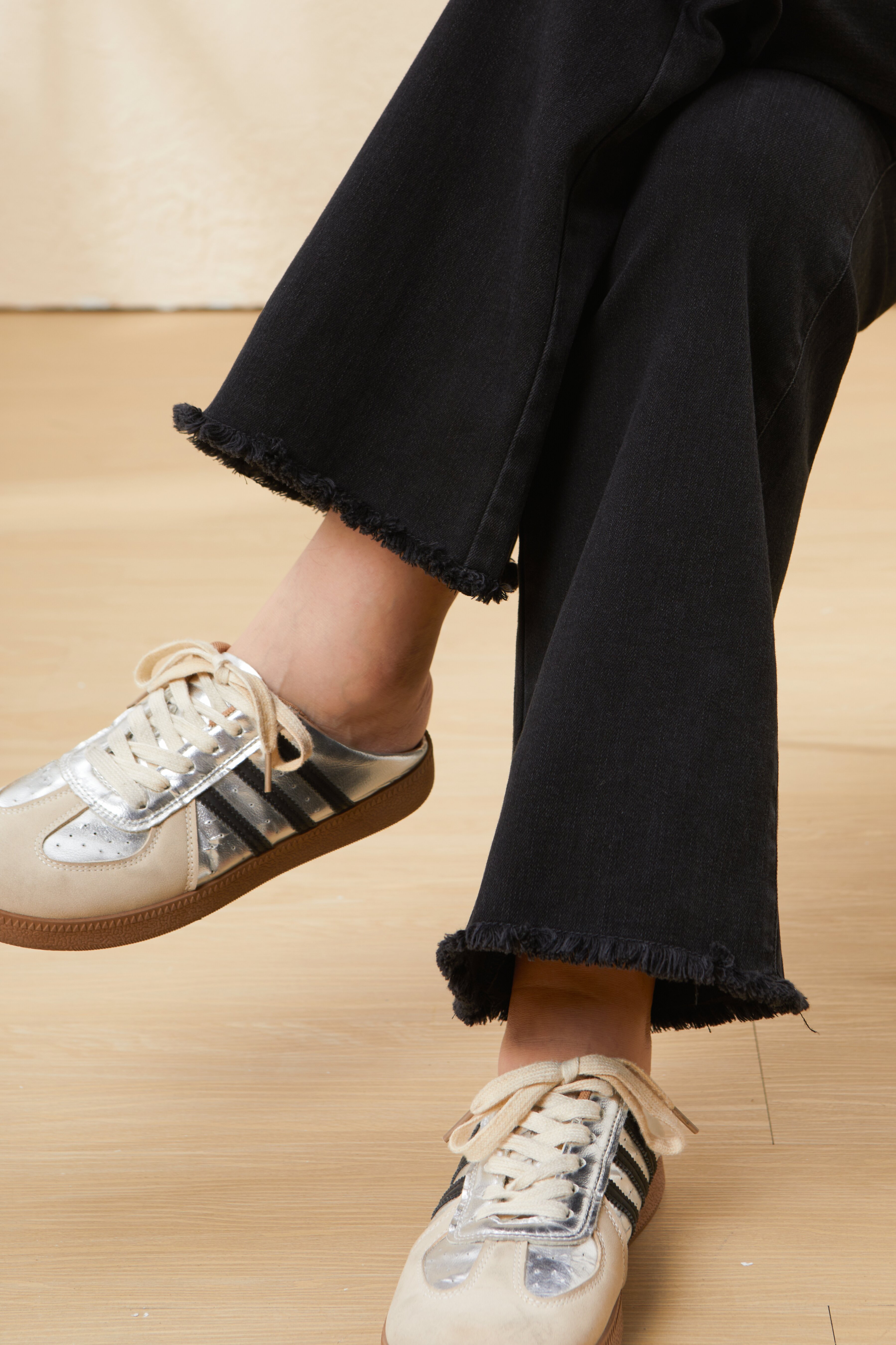 Flared Slim Fit Slimming Denim Pants EDK5718