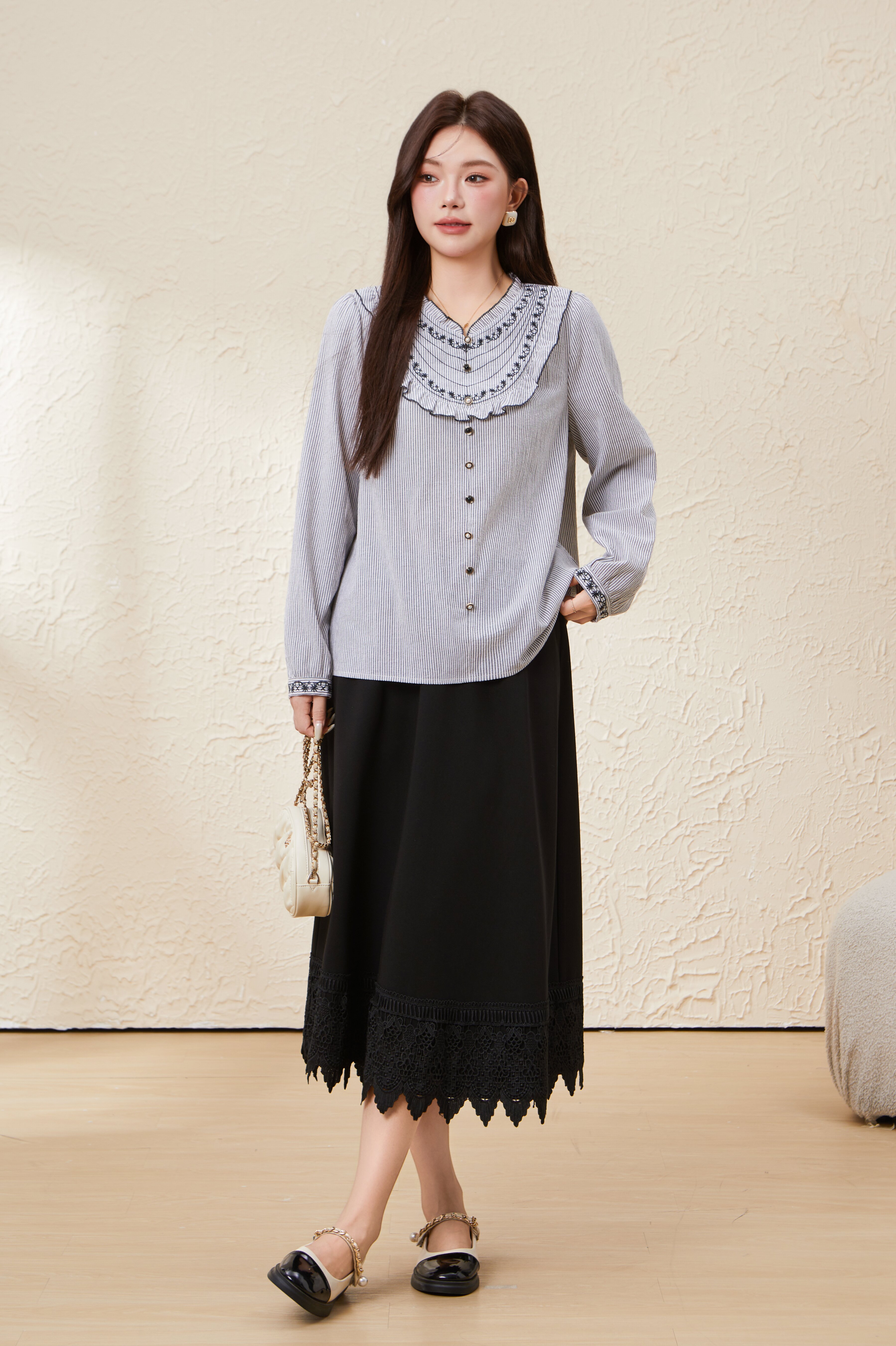 Embroidered Elegant Blouse EDA5712