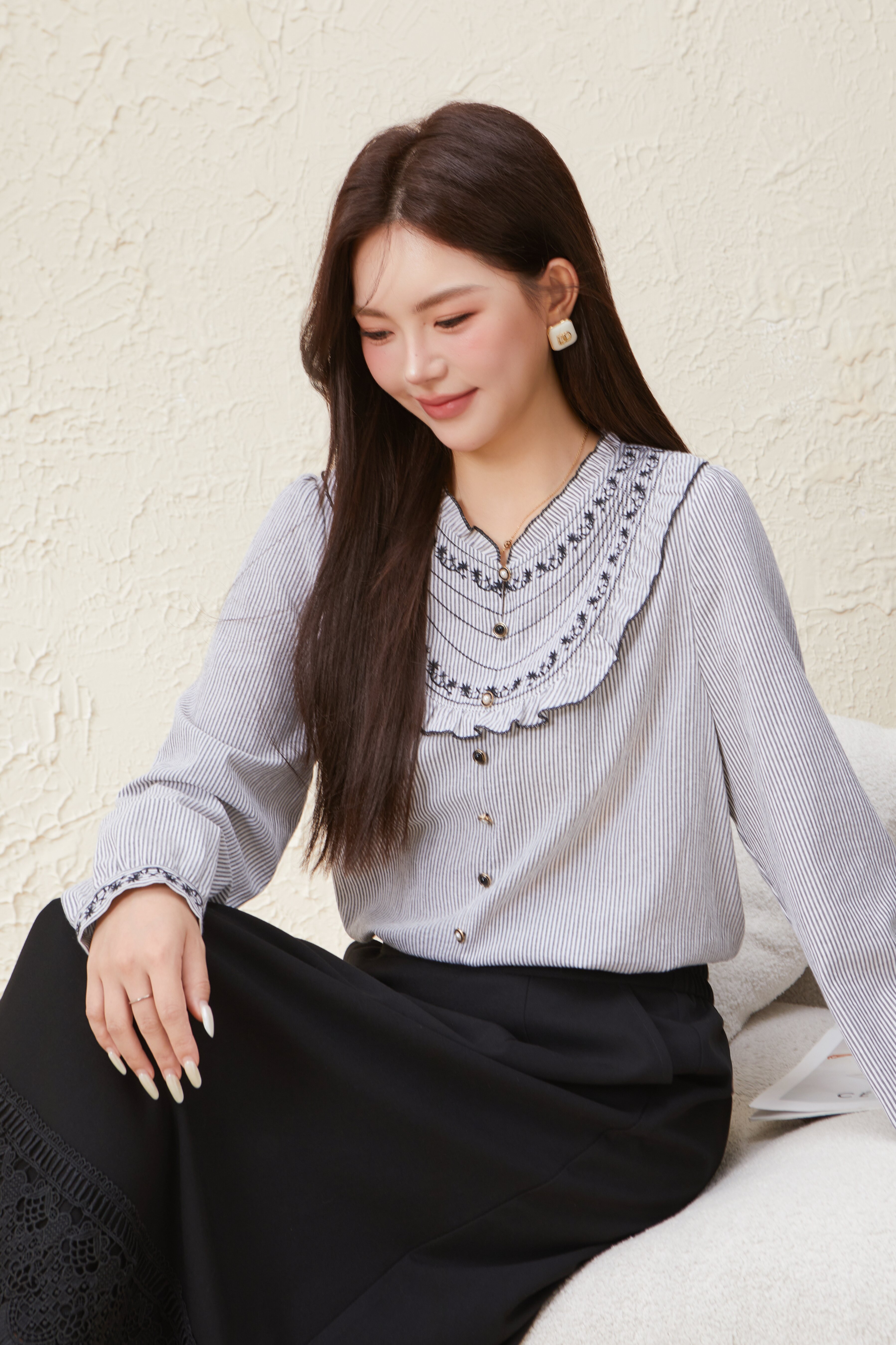 Embroidered Elegant Blouse EDA5712