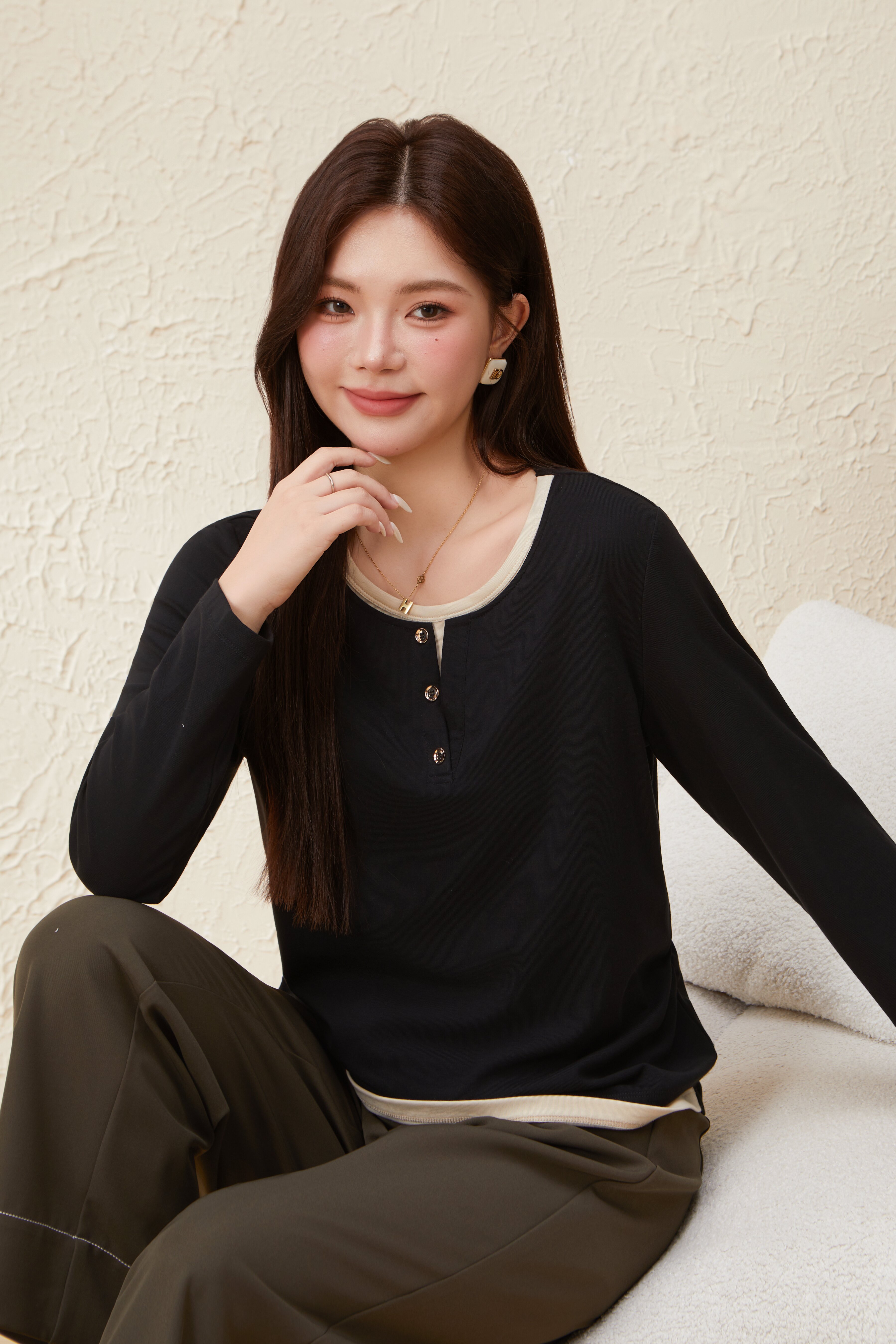 Color-Block Elegant Versatile Top EDZ5575