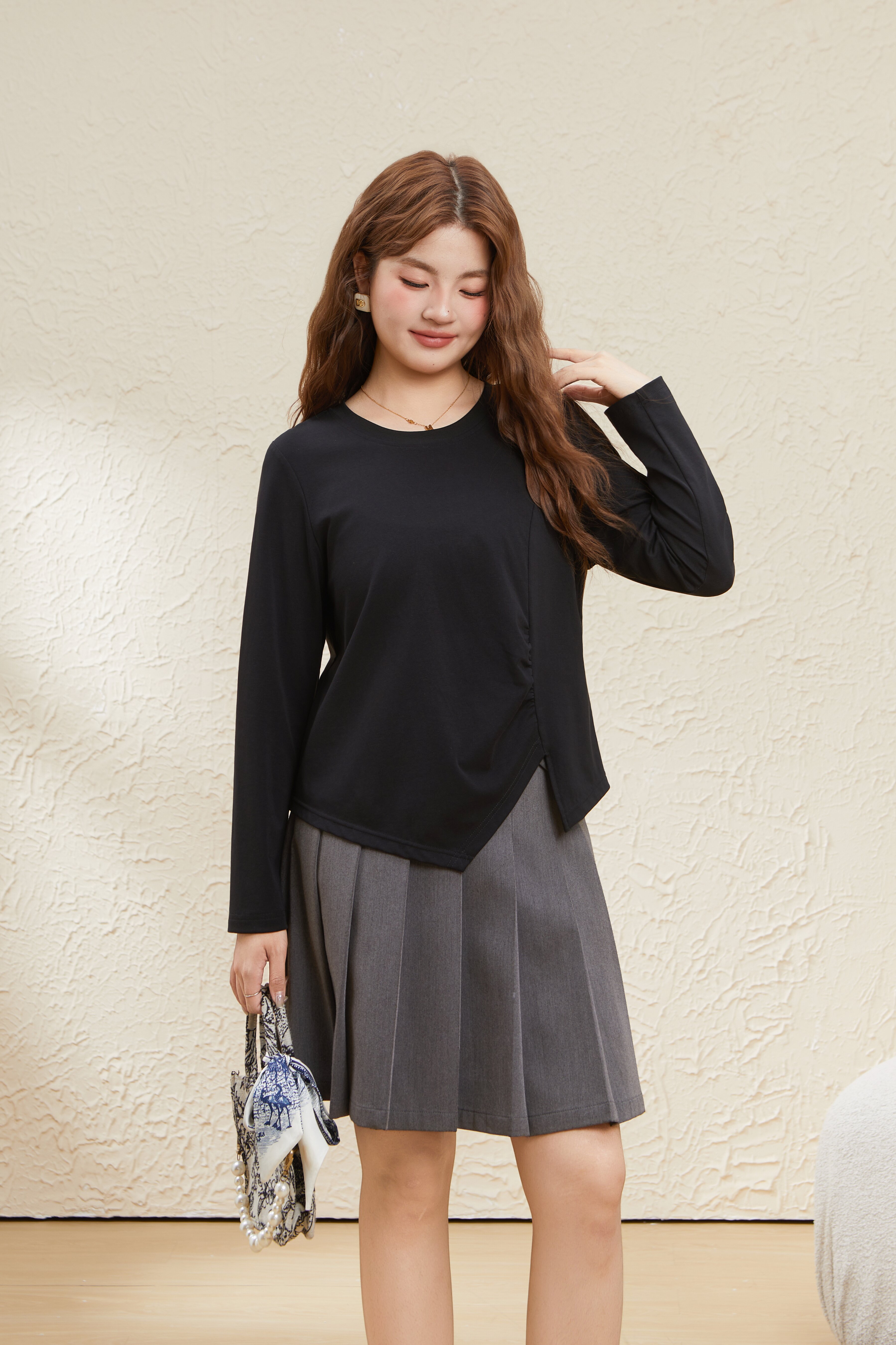 Asymmetric Slit Hem Pleated Top EDZ5729