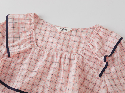 Square-necked floral-patterned shirt with ruffle edges FXA7200
