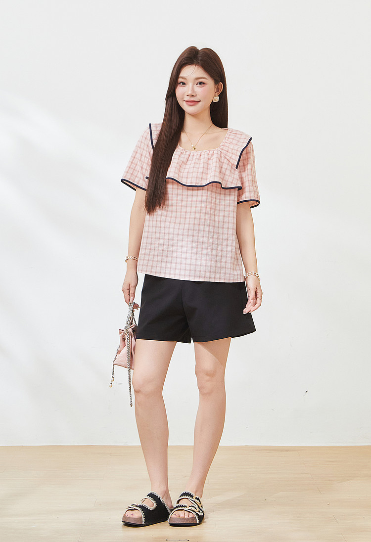 Square-necked floral-patterned shirt with ruffle edges FXA7200