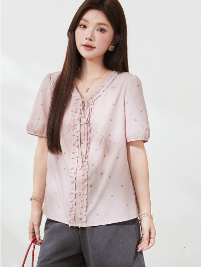 Wood ear-shaped V-neck top with heart print, FXA7202