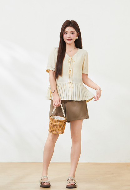 Underhem pleated V-neck lace up top for slimming effect，FXA7336