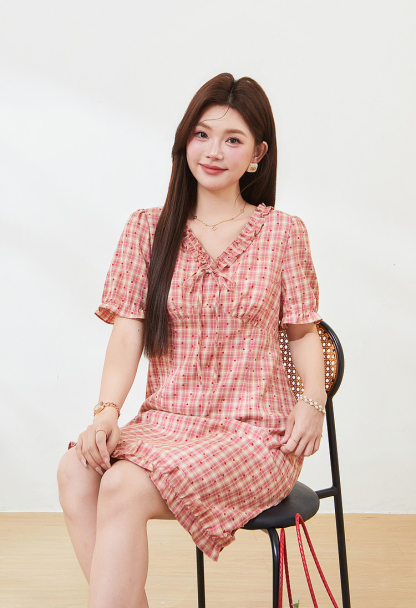 V-neck French floral dress with ear-shaped hem FXQ7292