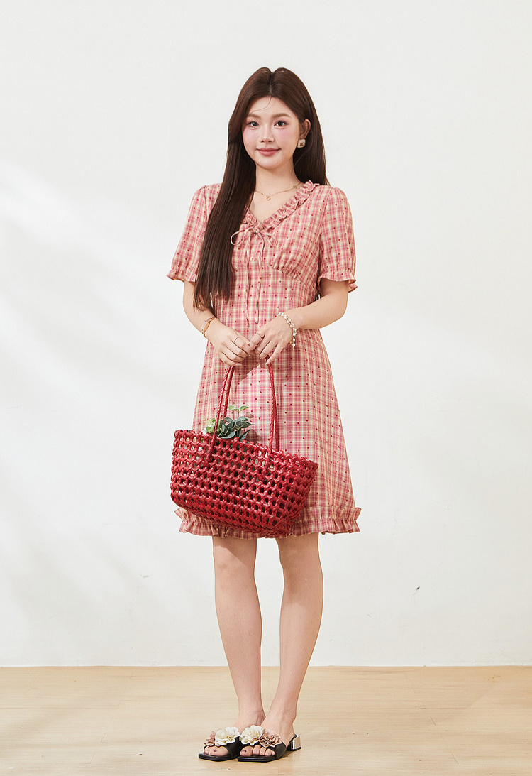 V-neck French floral dress with ear-shaped hem FXQ7292
