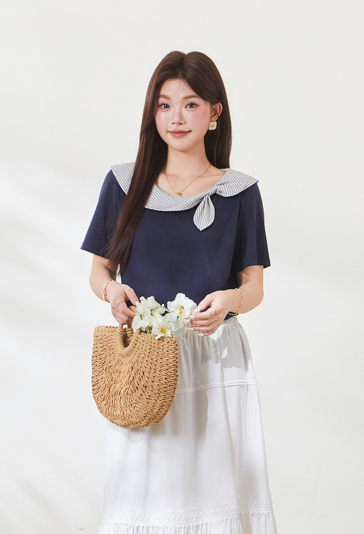 Round neck contrasting striped bow T-shirt，FXZ9032