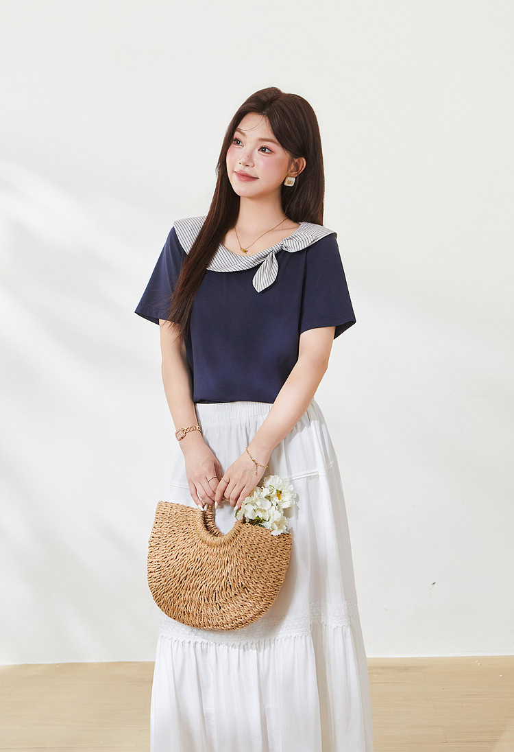 Round neck contrasting striped bow T-shirt，FXZ9032