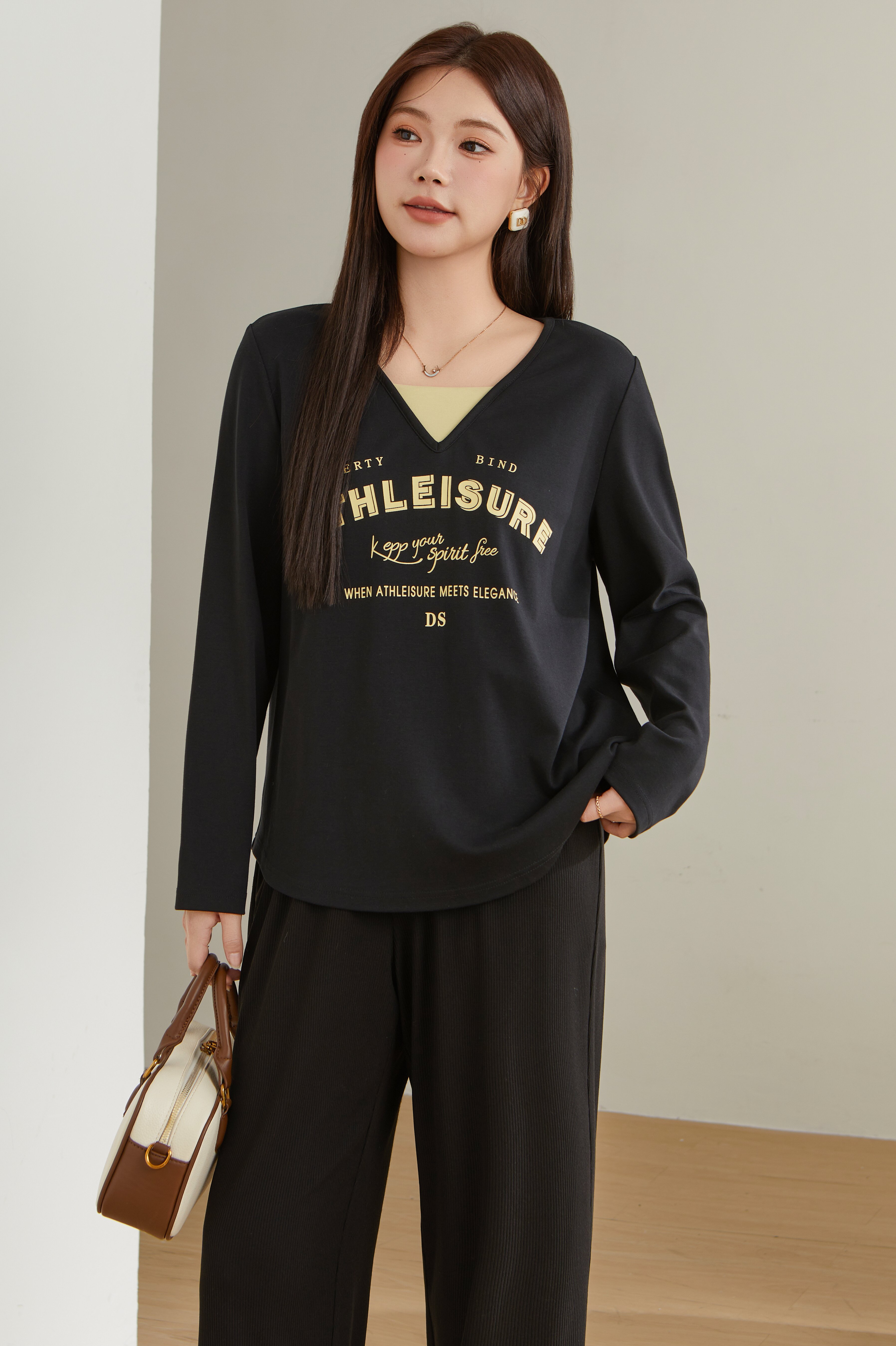 Fake Two-Piece V-Neck Letter Print Long Sleeve T-Shirt ECZ2537