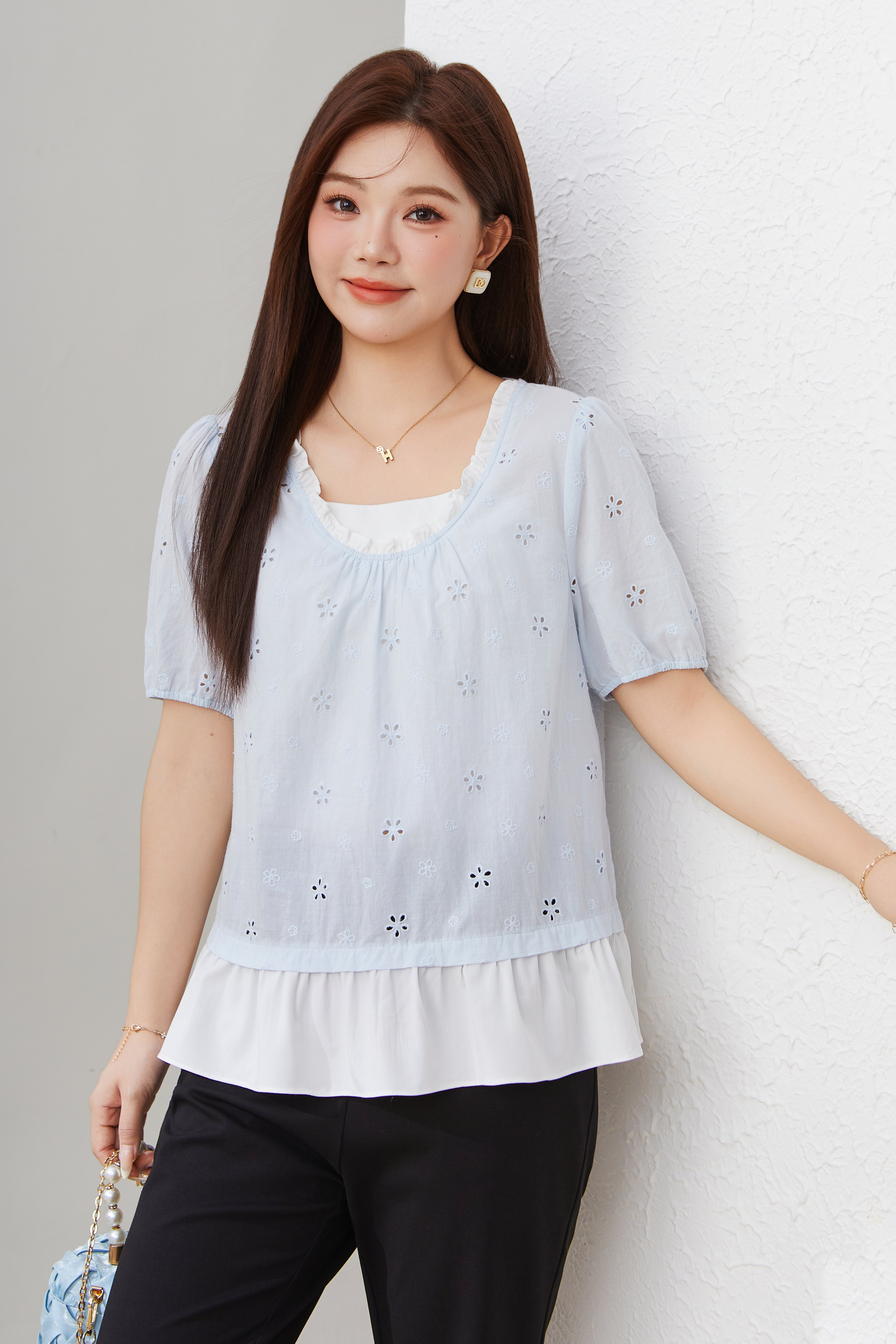 Embroidered Hollow Slimming Top EXA5307