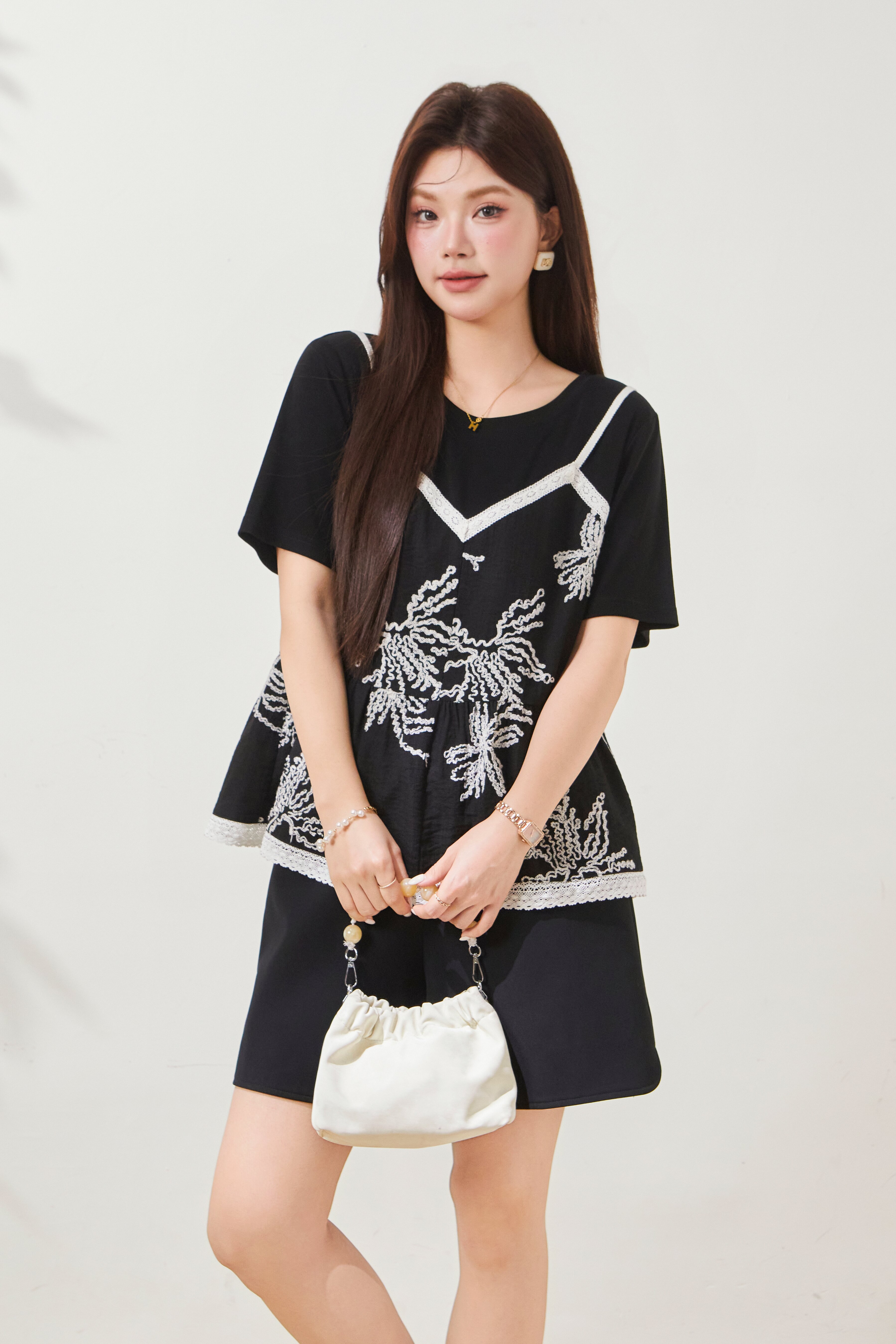 Patchwork Embroidered Slimming Two-in-One Top FXA7063