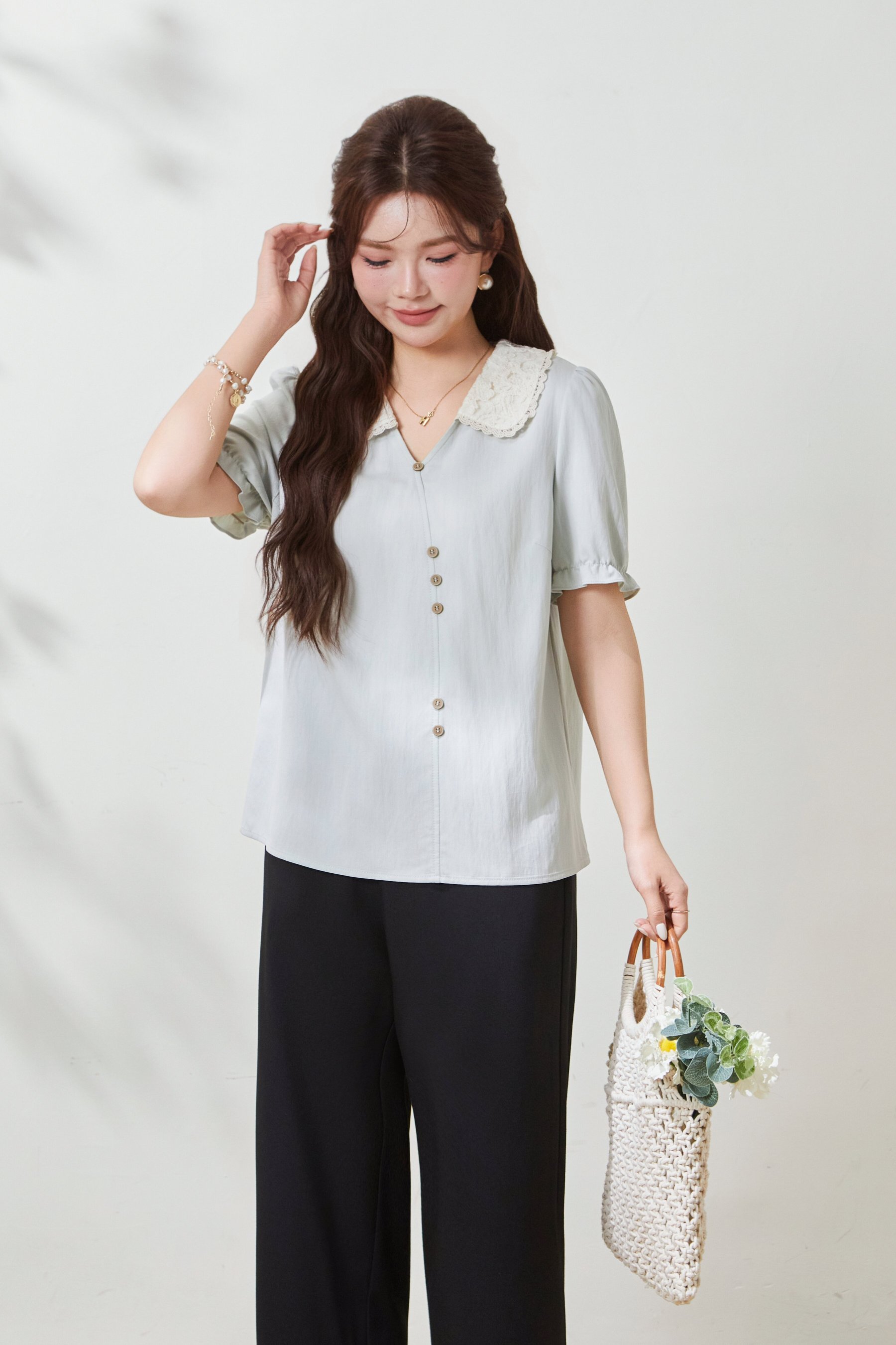 Imitation Cotton-Linen Lace Color-Block V-Neck Blouse FXA7052