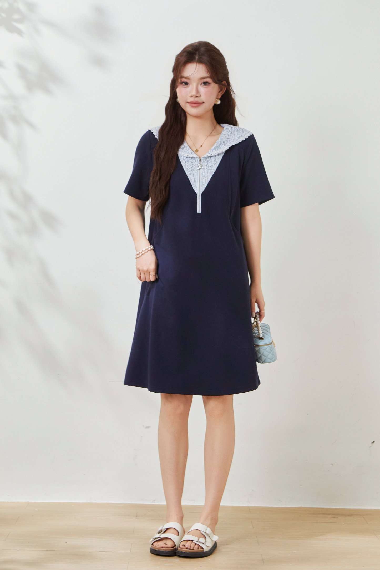 Two-tone navy collar dress with lace trim FXQ7051