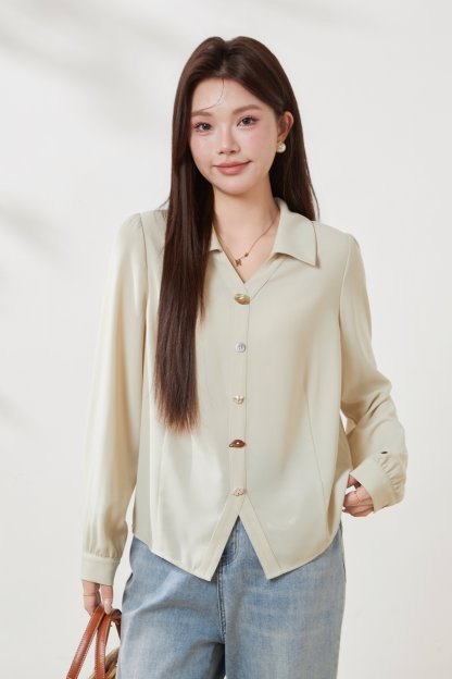 V-neck slim-fit top with unique buckle FCA6953