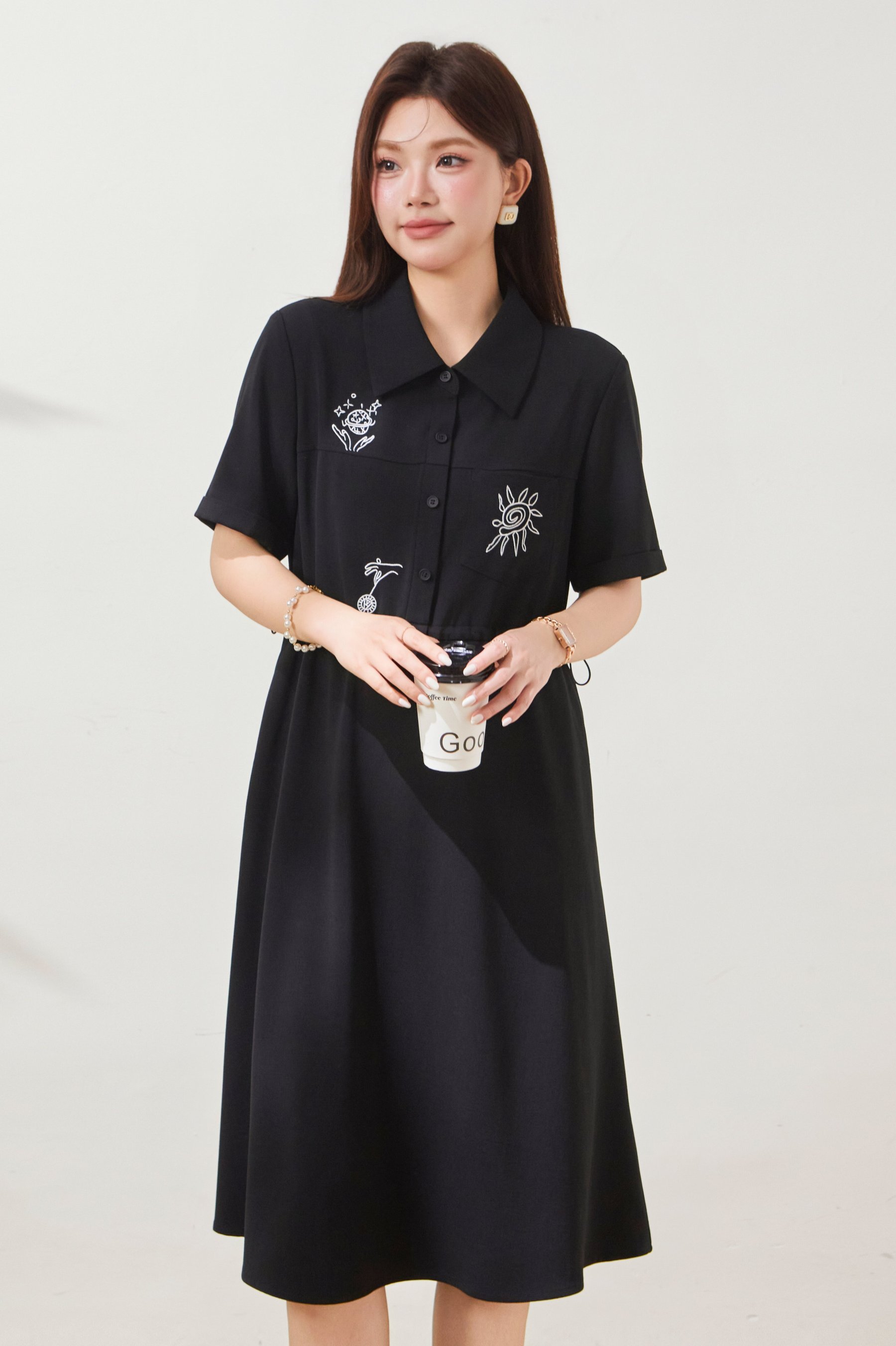 Collar sleeves rolled up, waist cinched, embroidered dress FXQ7075