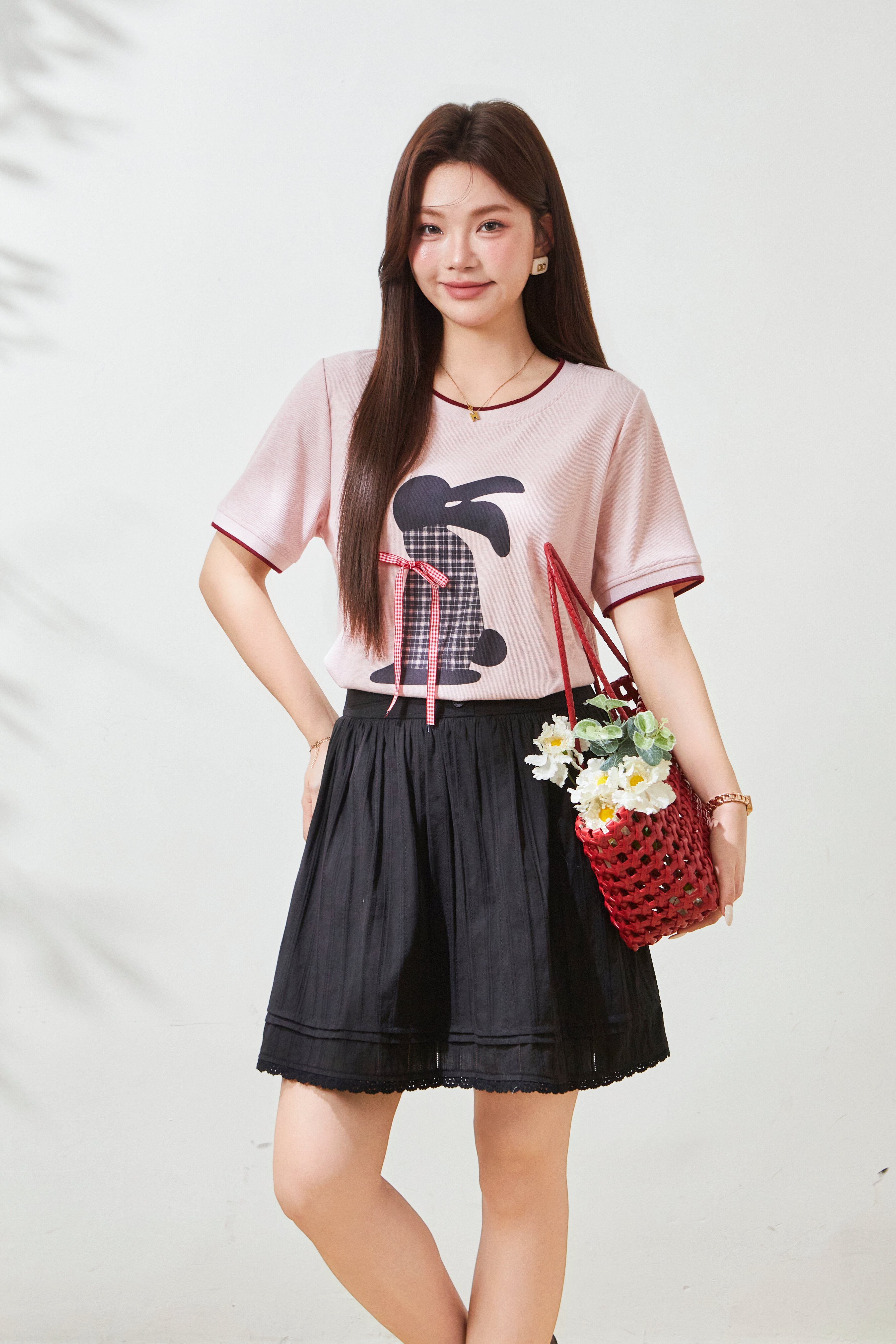Soft textured contrasting collar rabbit print T-shirt FXZ7088