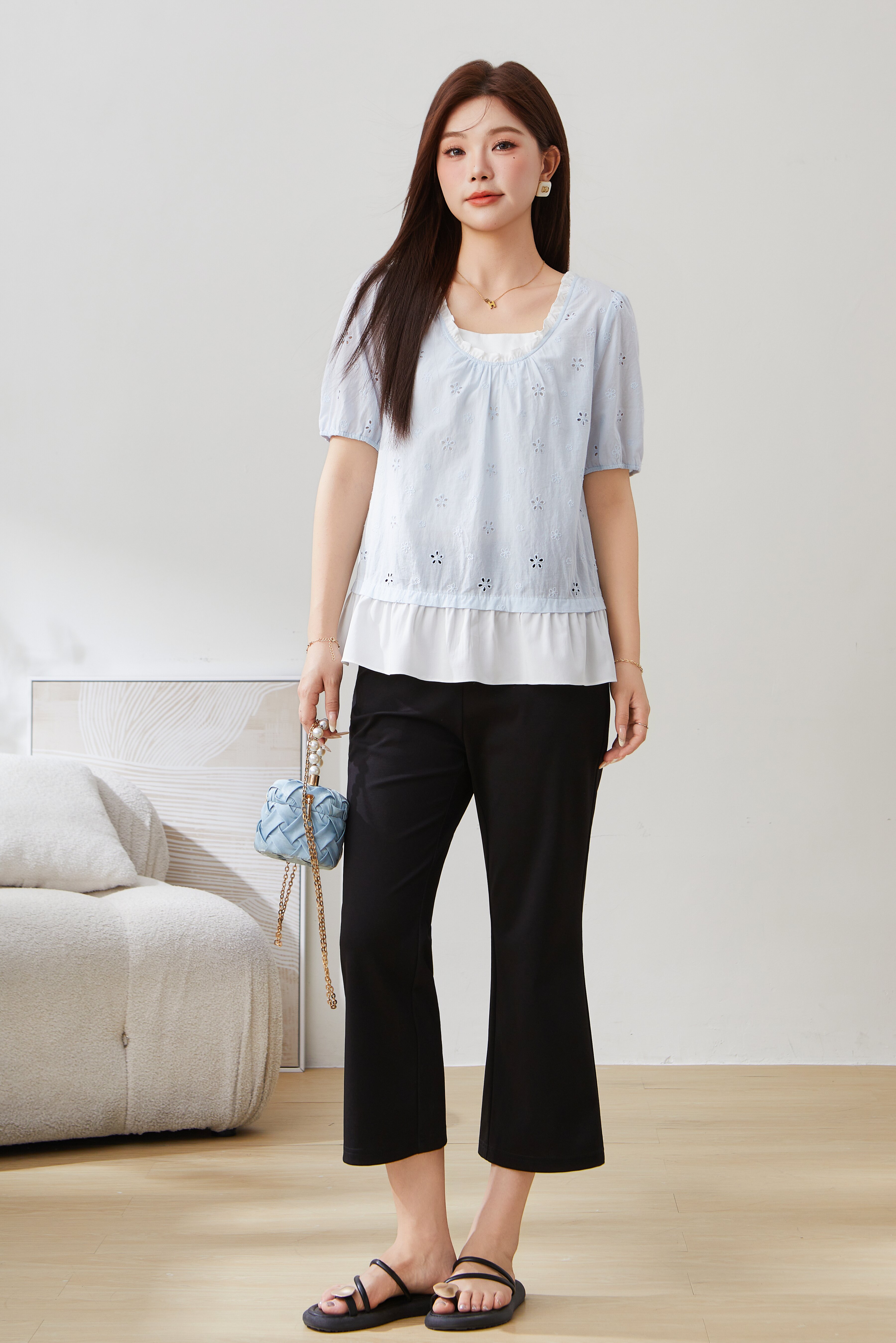 Embroidered Hollow Slimming Top EXA5307