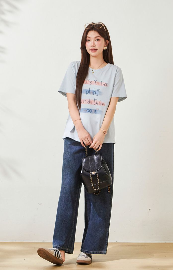 Plus-size knit T-shirt, crew neck, embroidered letters, youthful style, 2026 summer new arrival for curvy women