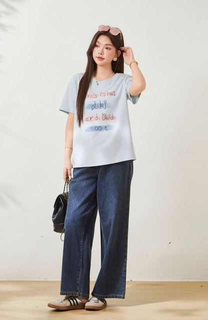 Plus-size knit T-shirt, crew neck, embroidered letters, youthful style, 2026 summer new arrival for curvy women