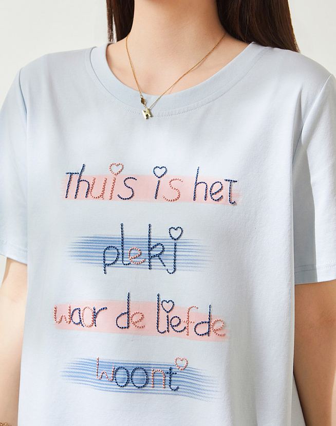 Plus-size knit T-shirt, crew neck, embroidered letters, youthful style, 2026 summer new arrival for curvy women