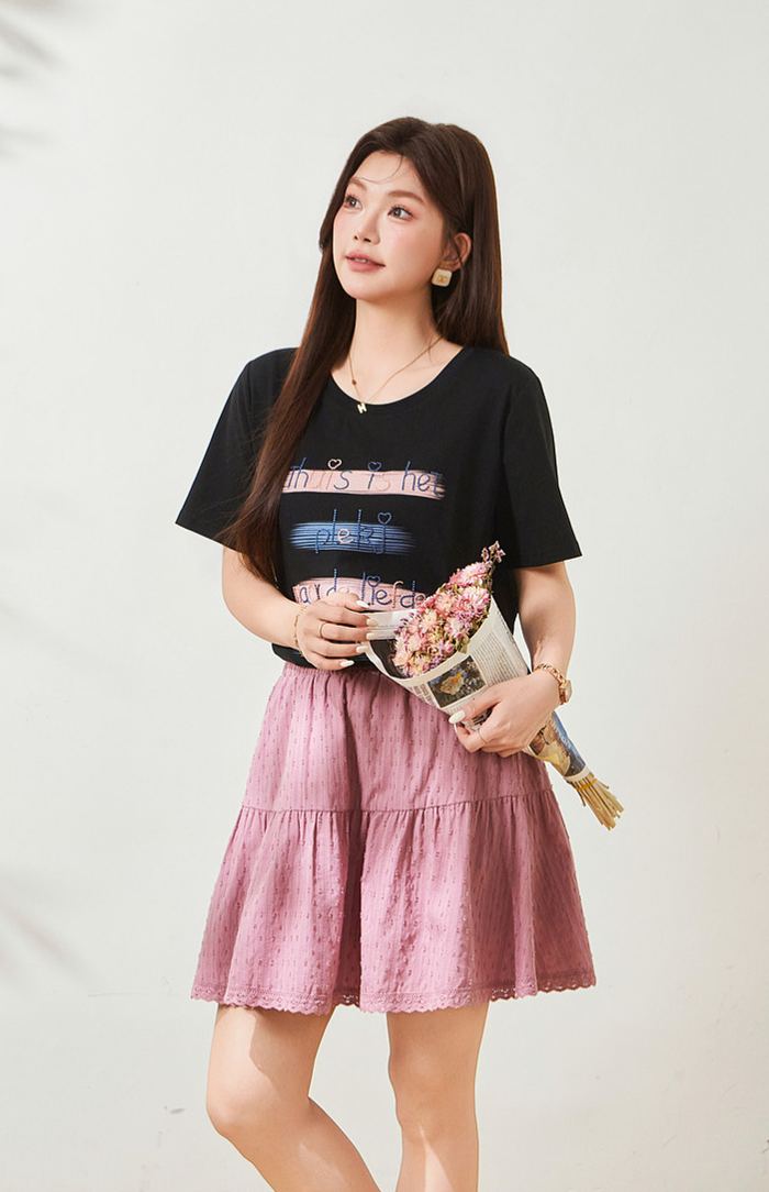 Plus-size knit T-shirt, crew neck, embroidered letters, youthful style, 2026 summer new arrival for curvy women