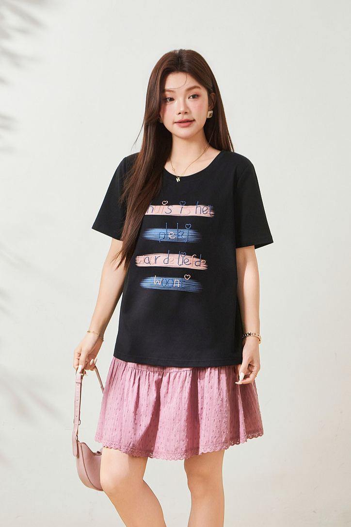 Plus-size knit T-shirt, crew neck, embroidered letters, youthful style, 2026 summer new arrival for curvy women