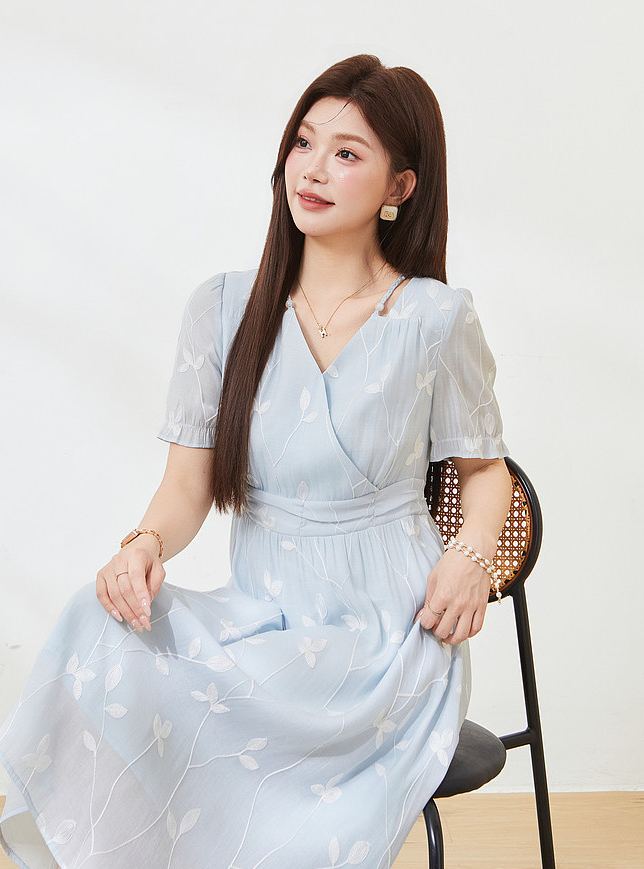 Plus Size V Neck Waist Tie Beach Vacation Dress Summer New Arrival FXQ7207